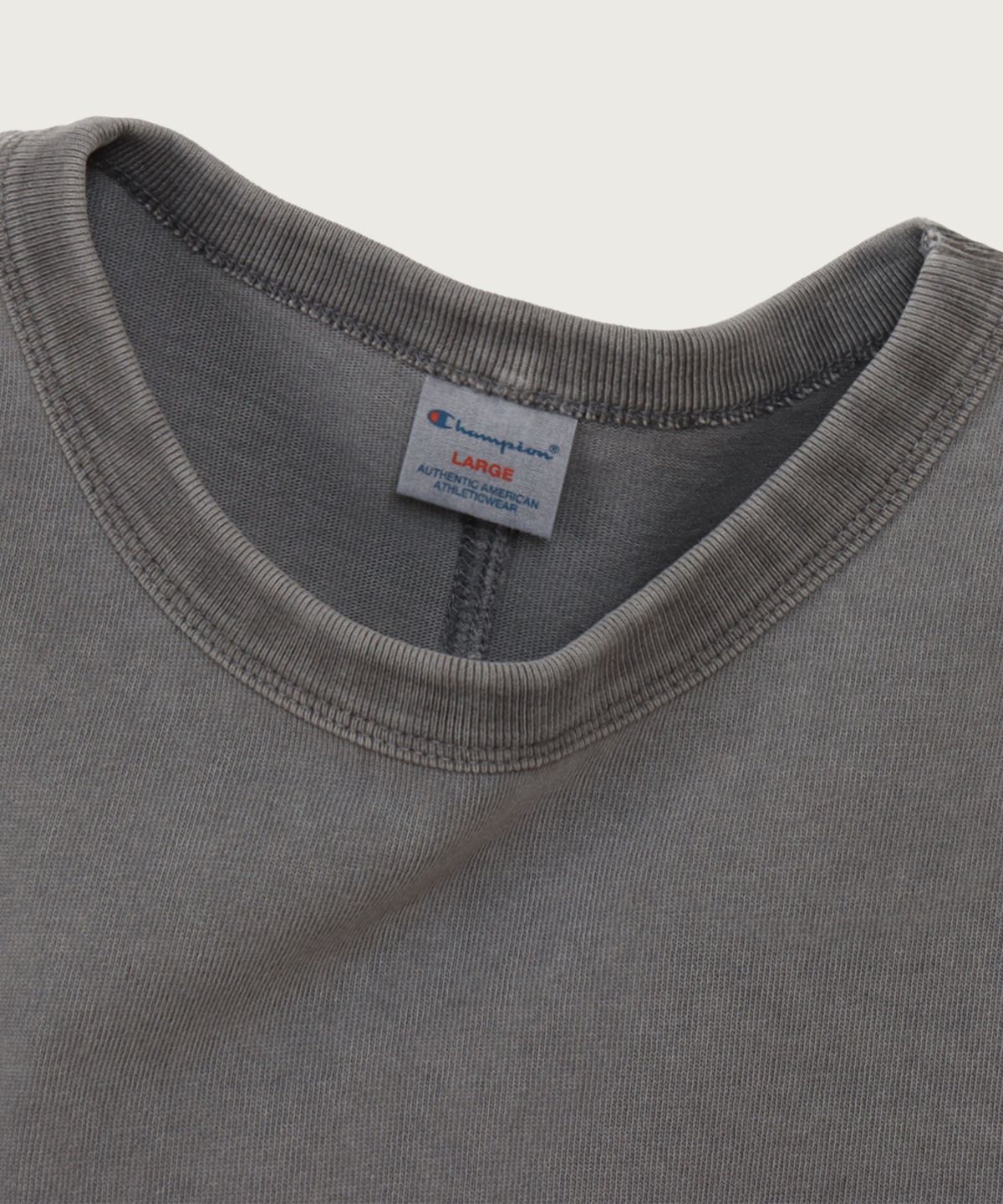 챔피온(CHAMPION) 피그먼트 다잉 포켓 반팔 티셔츠 Medium Grey