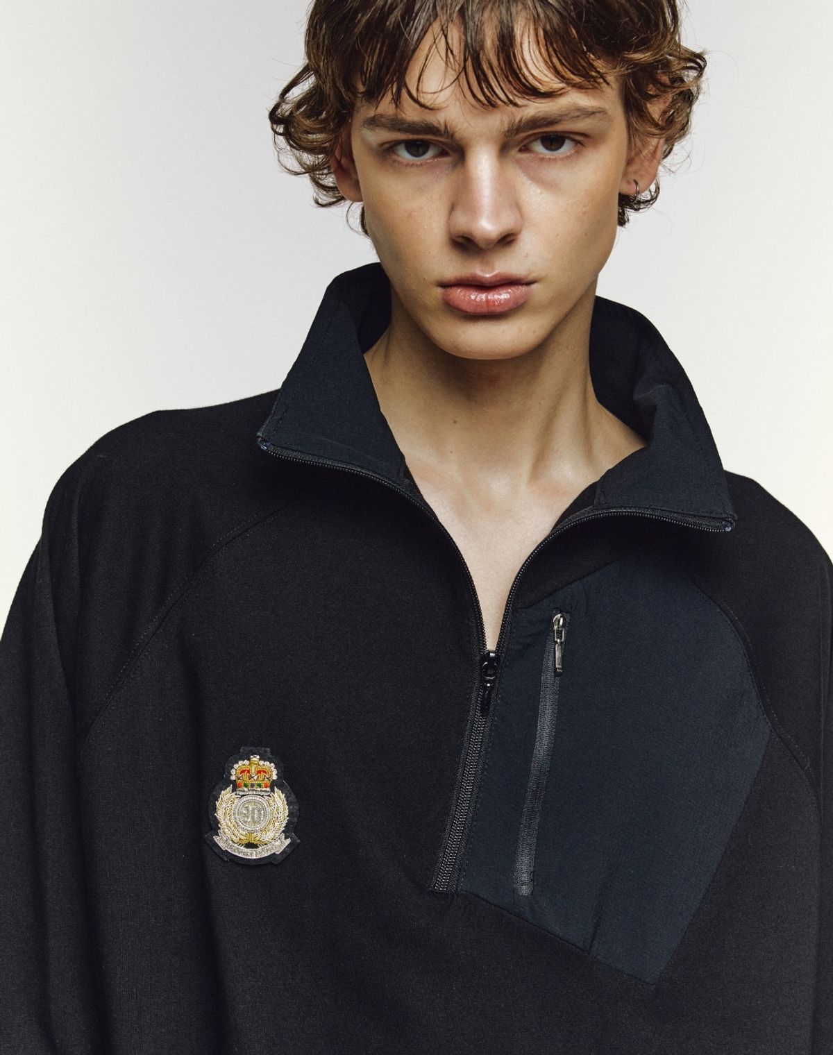오디너리피플(ORDINARY PEOPLE) RE : Athletic Panel High-neck Half Zip [BLACK]