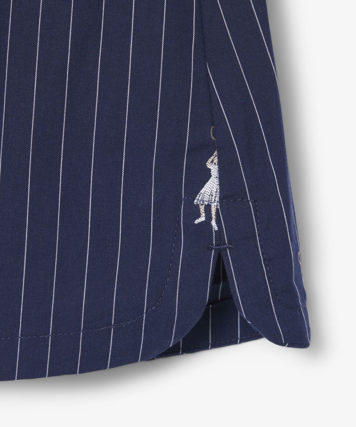 라코스테(LACOSTE) 여성 자수 포인트 스트라이프 쇼츠 FF1034-56G 525