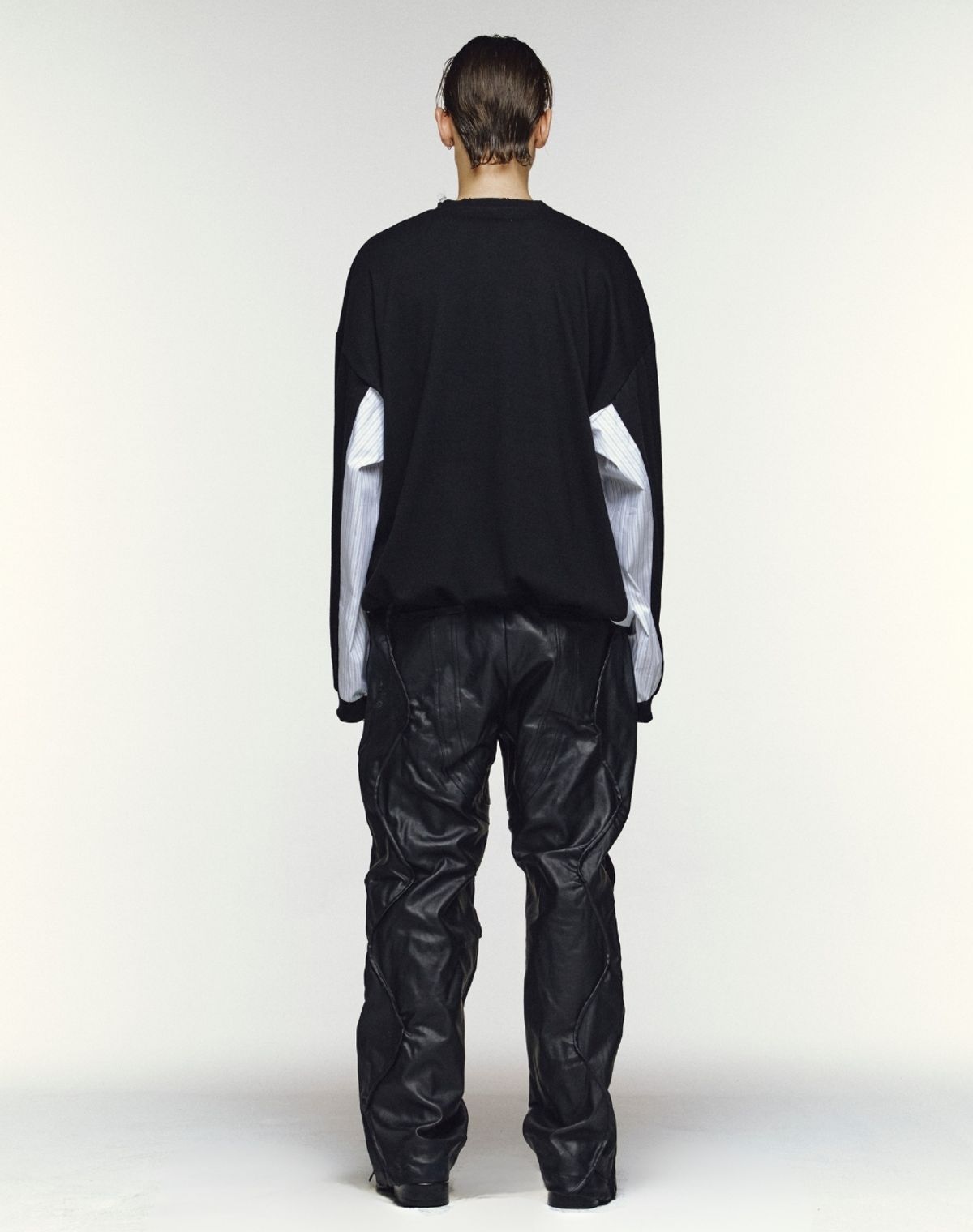 오디너리피플(ORDINARY PEOPLE) RE : RECONSTRUCTED STRIPE PANEL HENLEY [BLACK]