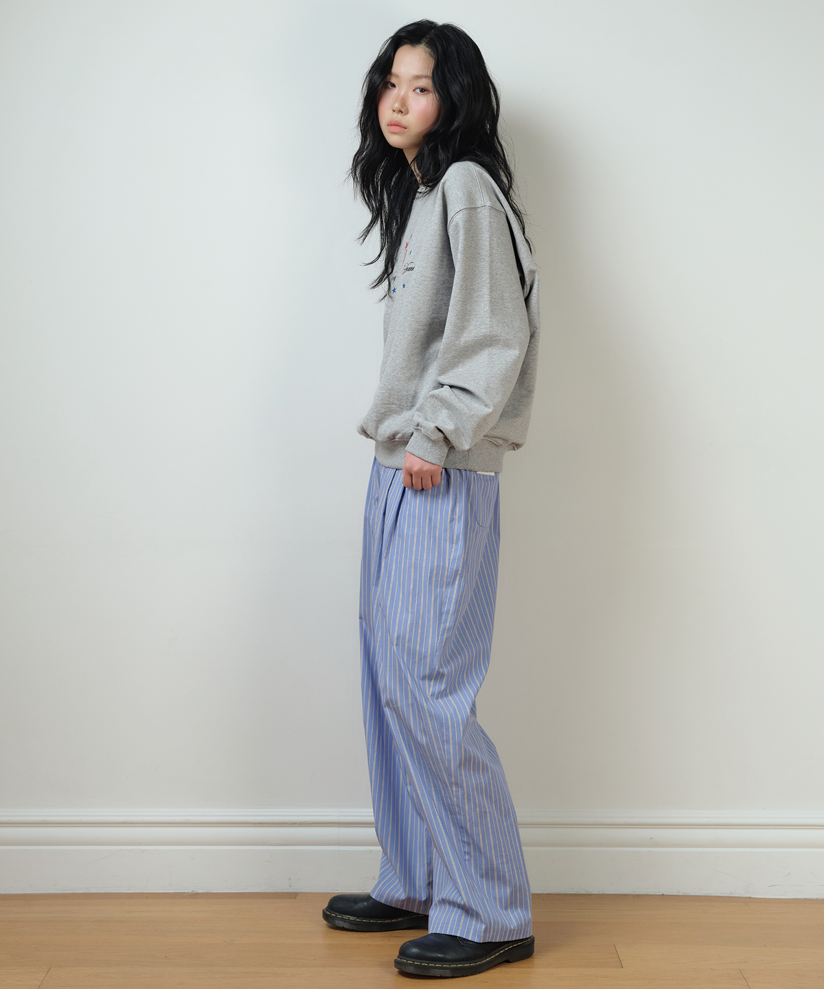홈바디띵즈(HOMEBODY THINGS) Stripe Pin-Tuck Pants (SKY BLUE)