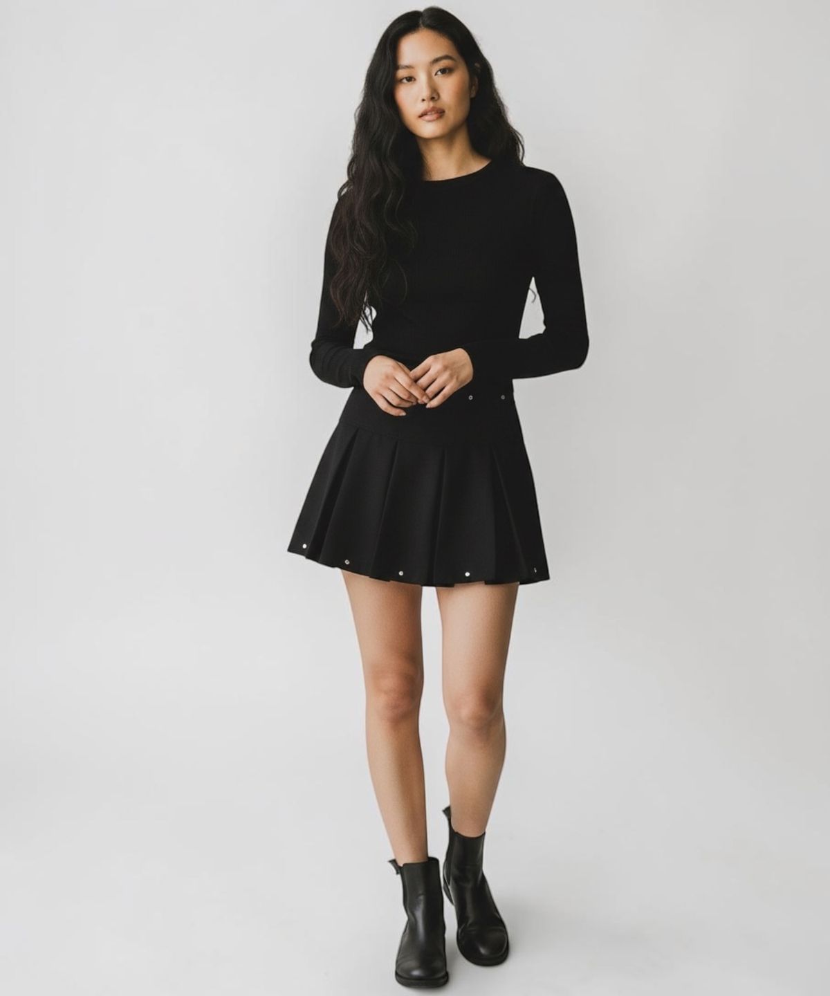 본슬리피(BORN SLIPPY) Crystal Stud Pleated Mini Skirt (Black)