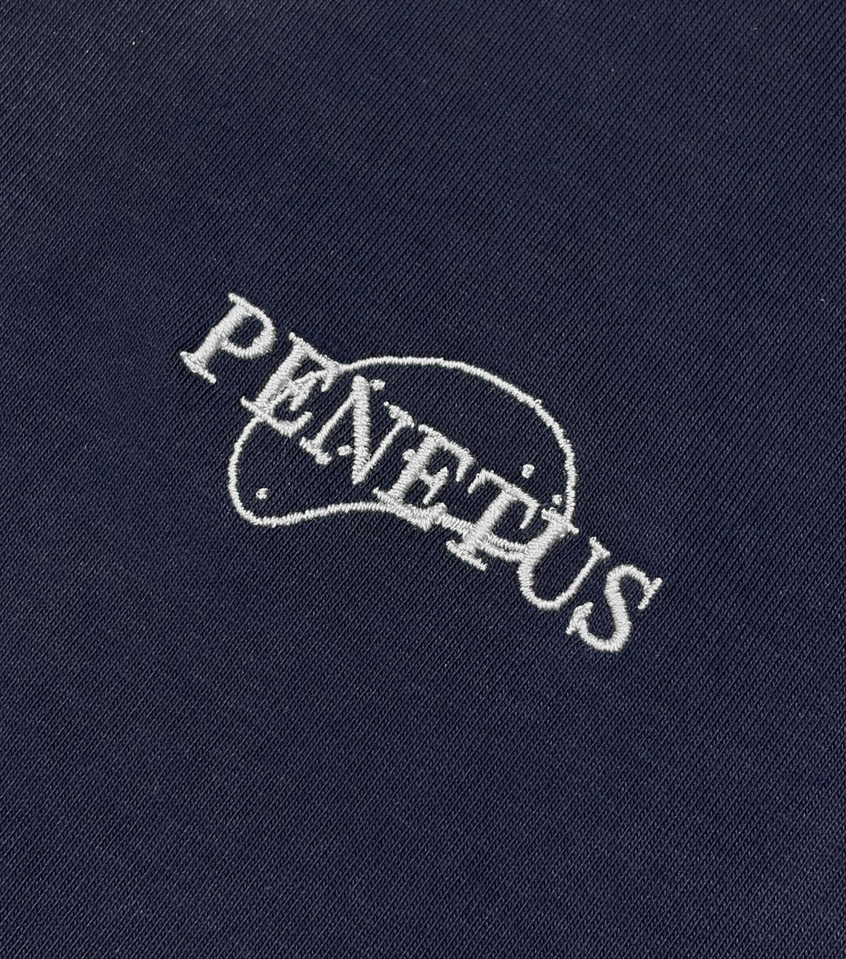페너터스(PENETUS) 모티프 자수 코튼 네이비 민소매 티셔츠
