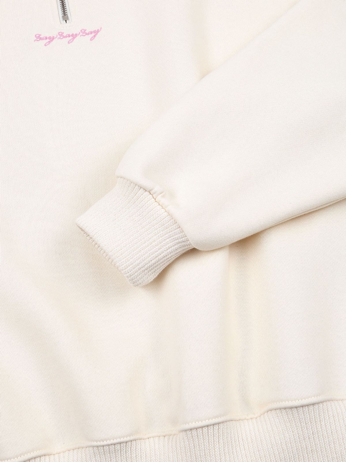 세이세이세이(SAYSAYSAY) 26SS 하프집업 로고 자수 니티드 스웨트 셔츠 아이보리