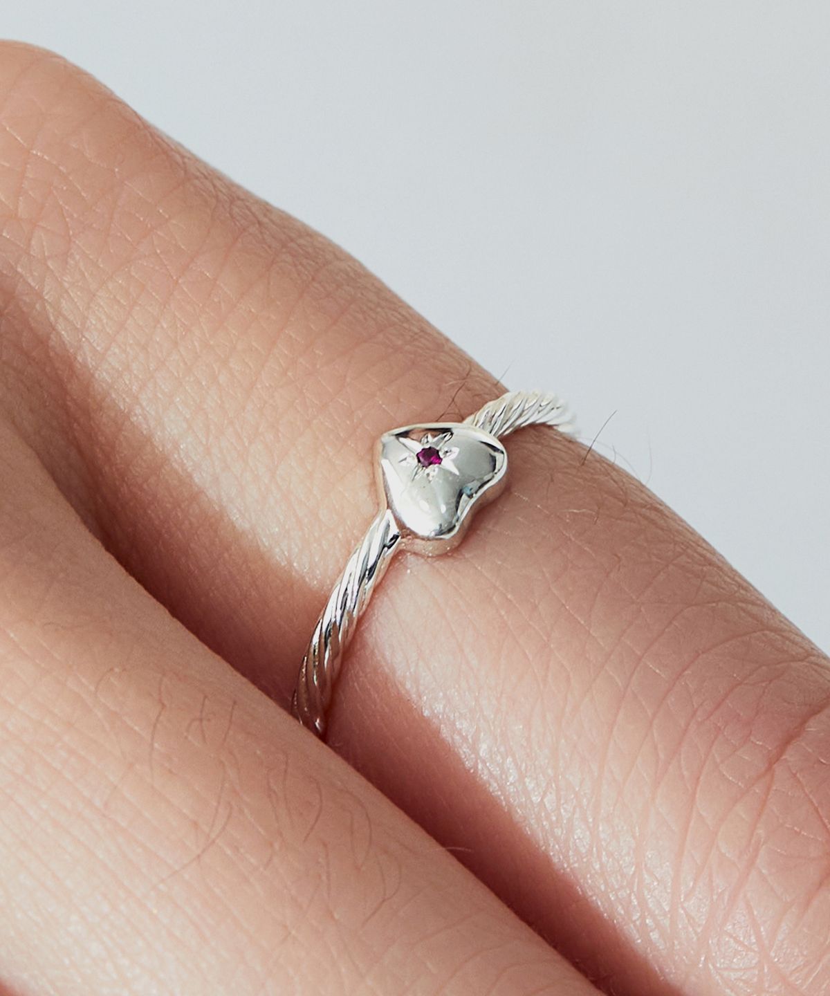 엘렌쥬얼리(HELENE JEWELRY) 925 실버 홀리 스타 인 하트 미스 링 은 반지