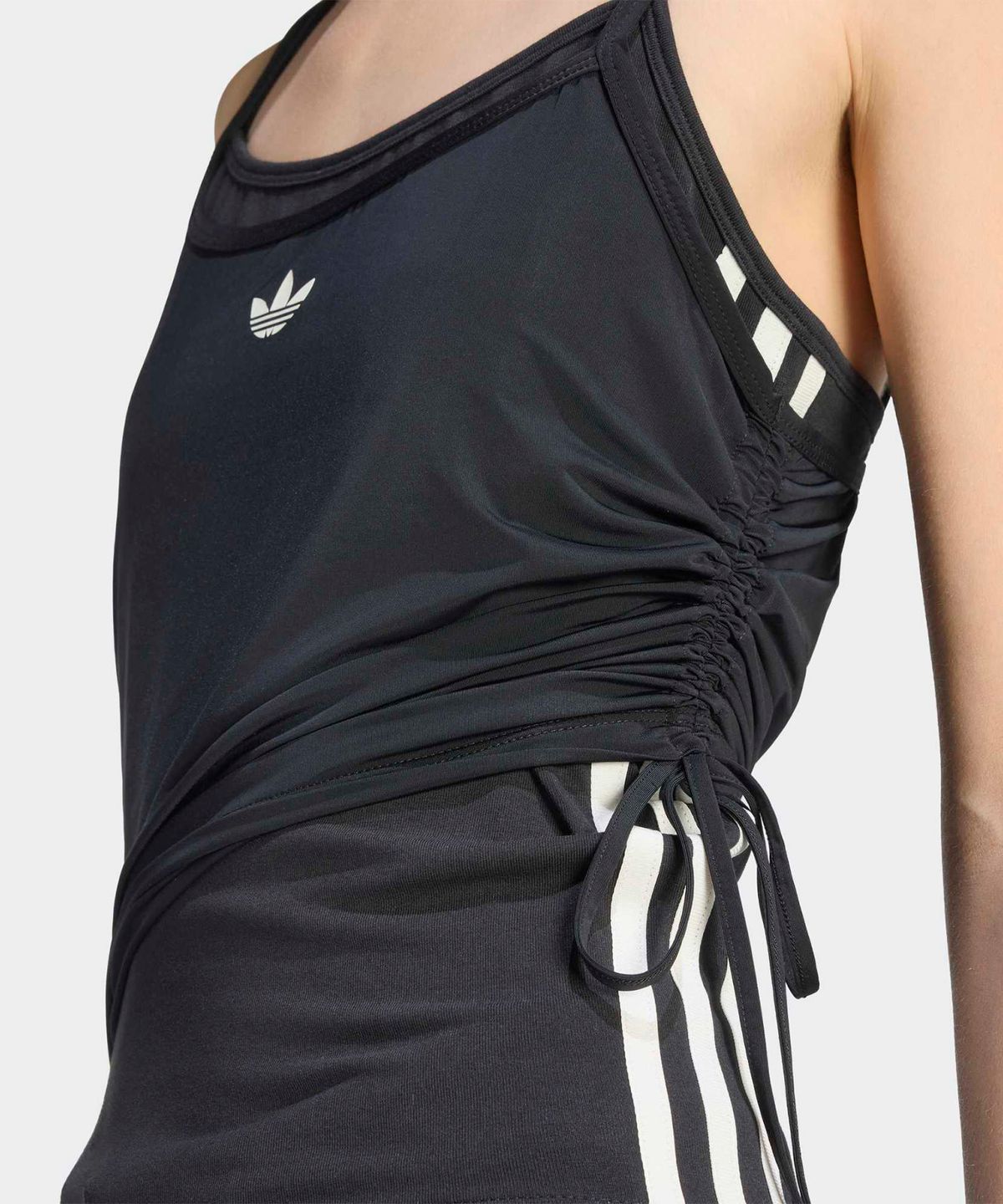 아디다스(ADIDAS) 더블 레이어드 탱크 탑 - 블랙 / KW4524