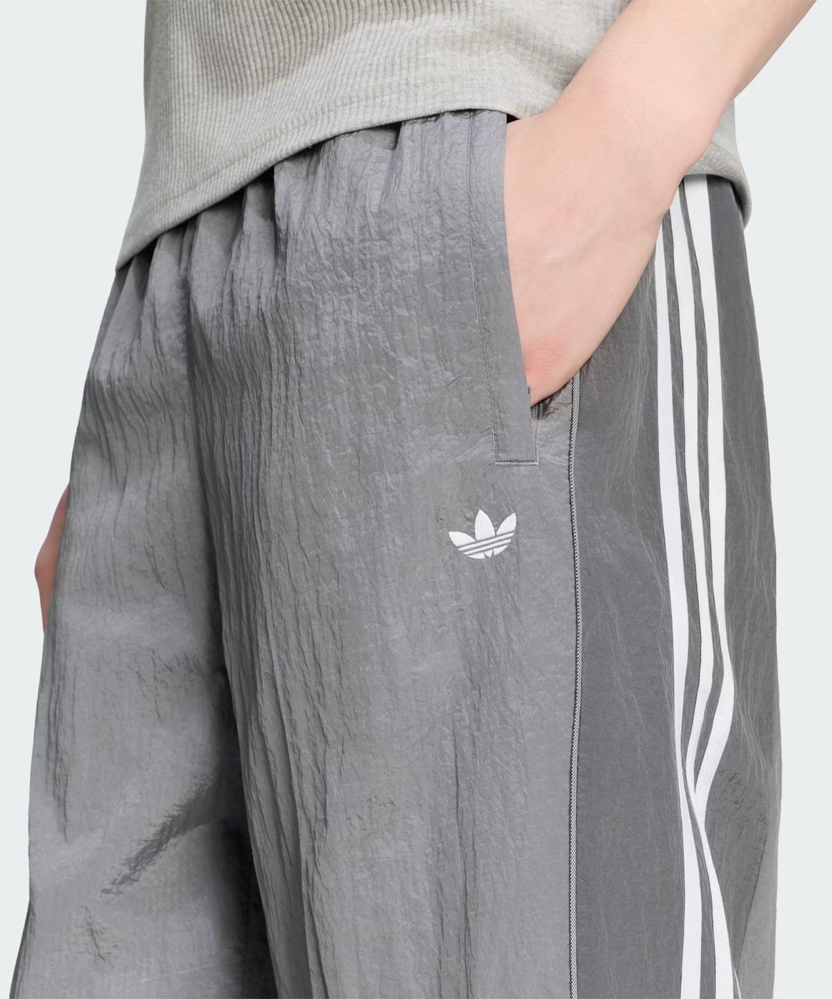 아디다스(ADIDAS) 아딜레늄 시즌 5 트랙 팬츠 - 그레이 / KX4832