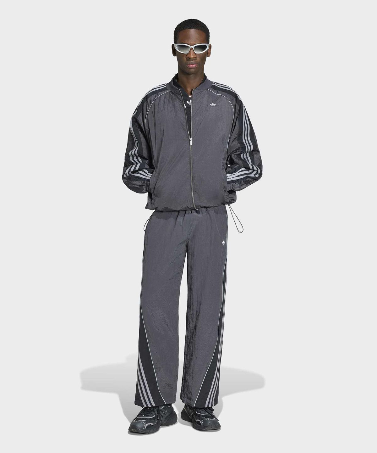 아디다스(ADIDAS) 아딜레늄 시즌 5 트랙 팬츠 - 블랙 / KX4833