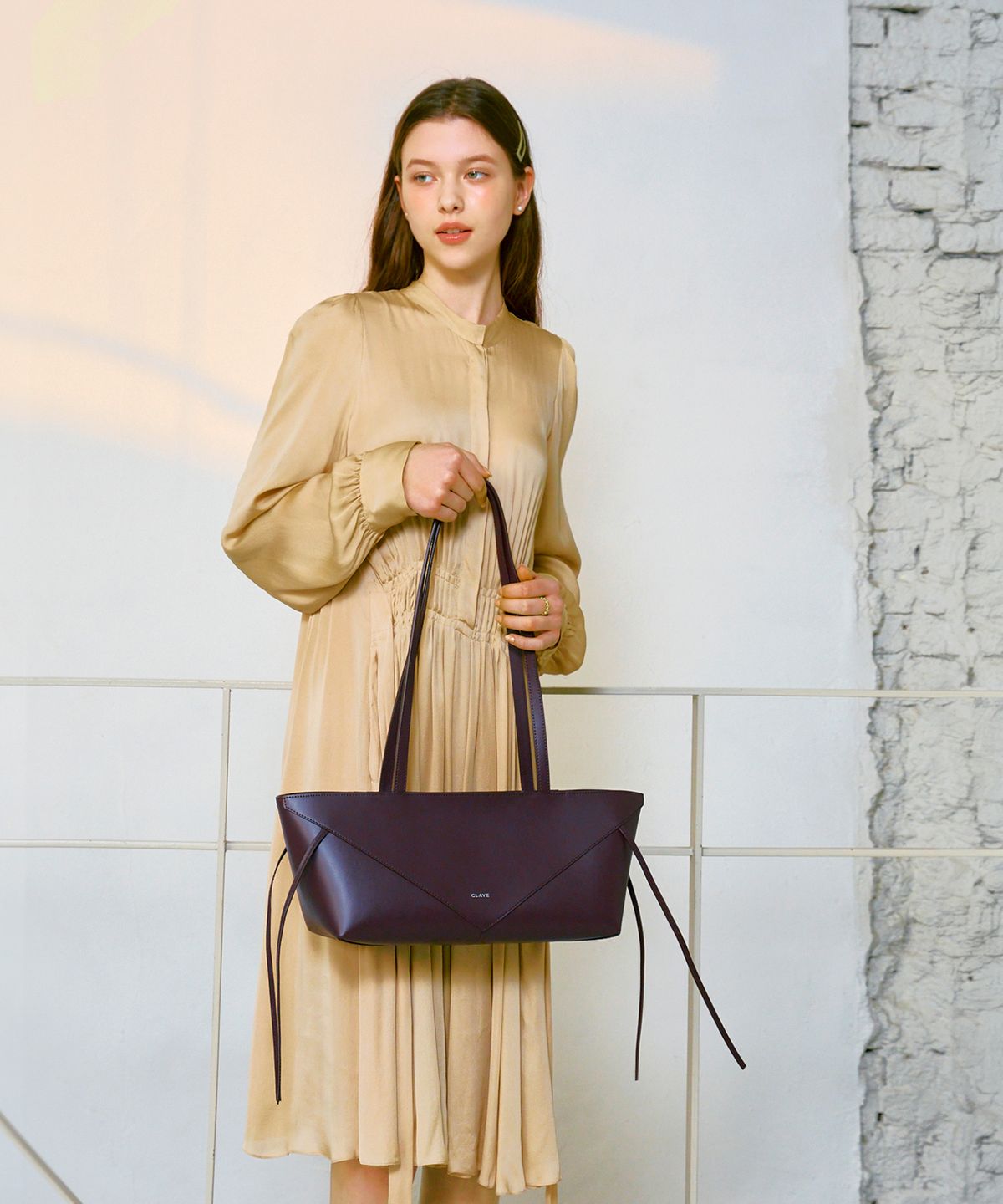 끌라베(CLAVE) 시에나 버건디 토트백 (SIENNA Brurgundy Tote Bag)