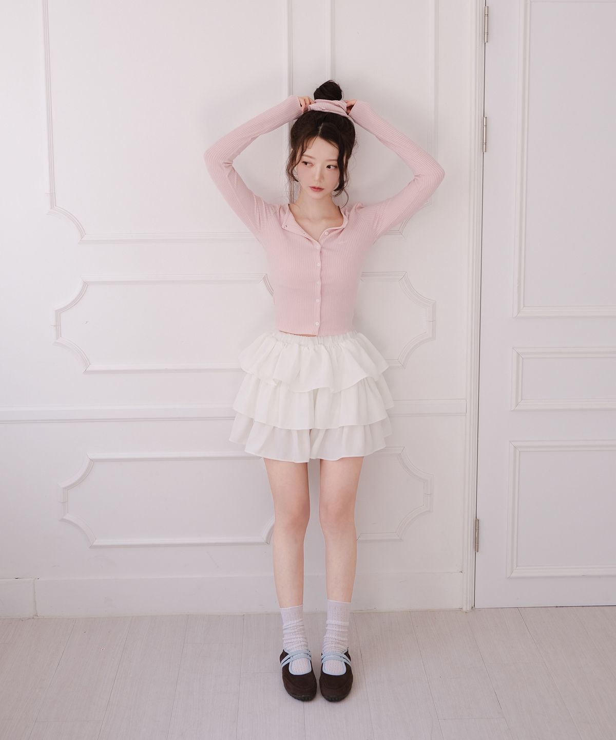 아이씨에(ISEEAE) Volume Tiered Skirt (White)