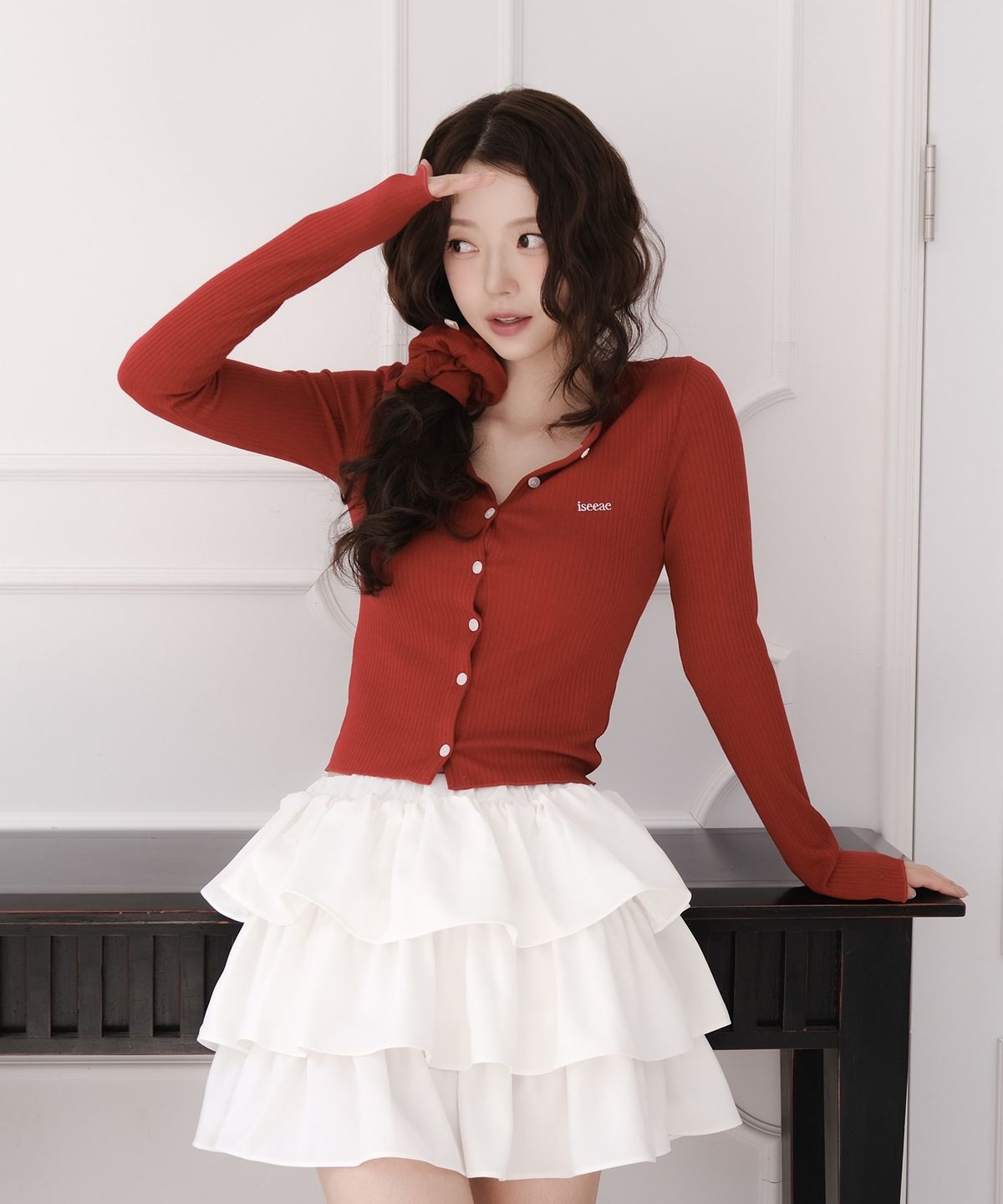 아이씨에(ISEEAE) Volume Tiered Skirt (White)