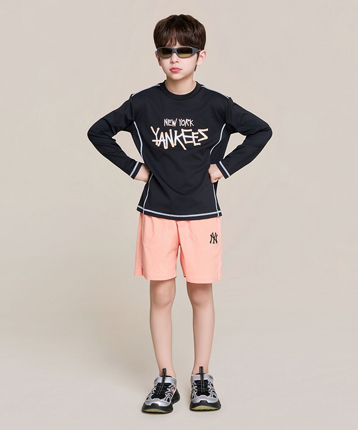 엠엘비 키즈(MLB KIDS) 스트릿 티셔츠 래쉬가드 보드쇼츠 세트 NY (Black)