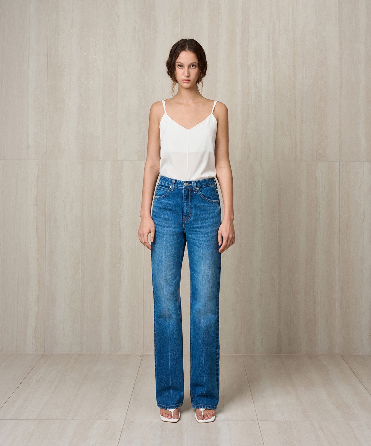 리이(RE RHEE) FRONT CREASED DENIM PANTS MID BLUE