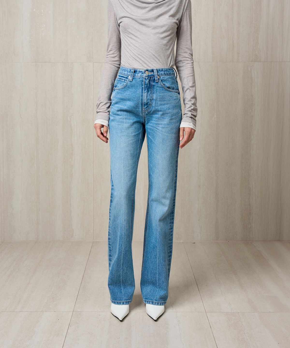 리이(RE RHEE) FRONT CREASED DENIM PANTS LIGHT BLUE