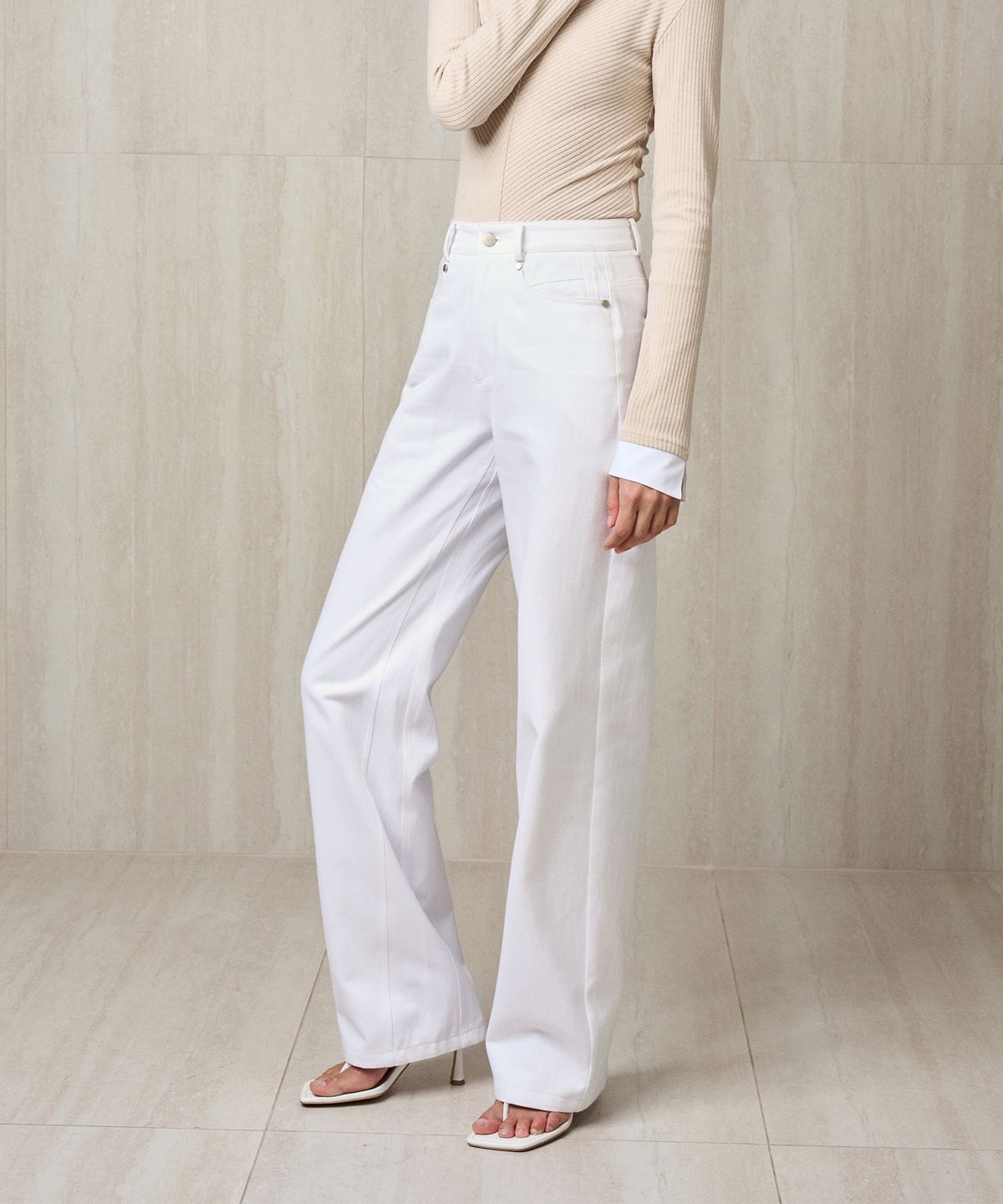 리이(RE RHEE) STRAIGHT JEAN WHITE