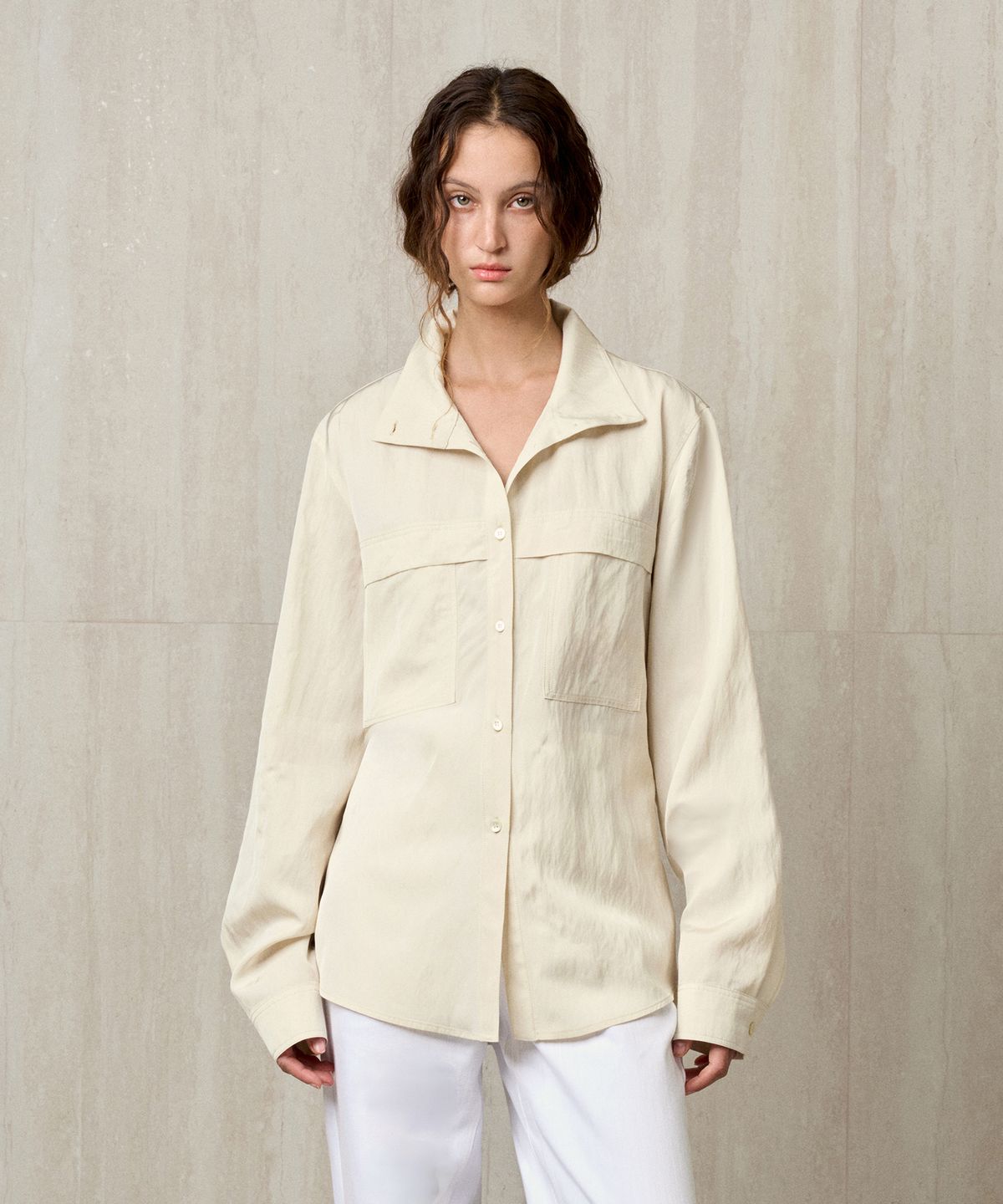 리이(RE RHEE) HIGH NECK BELTED SHIRT CREAM