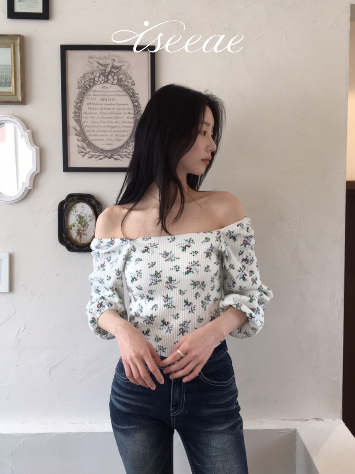 아이씨에(ISEEAE) Floral Balloon 2-Way Blouse (Ivory)
