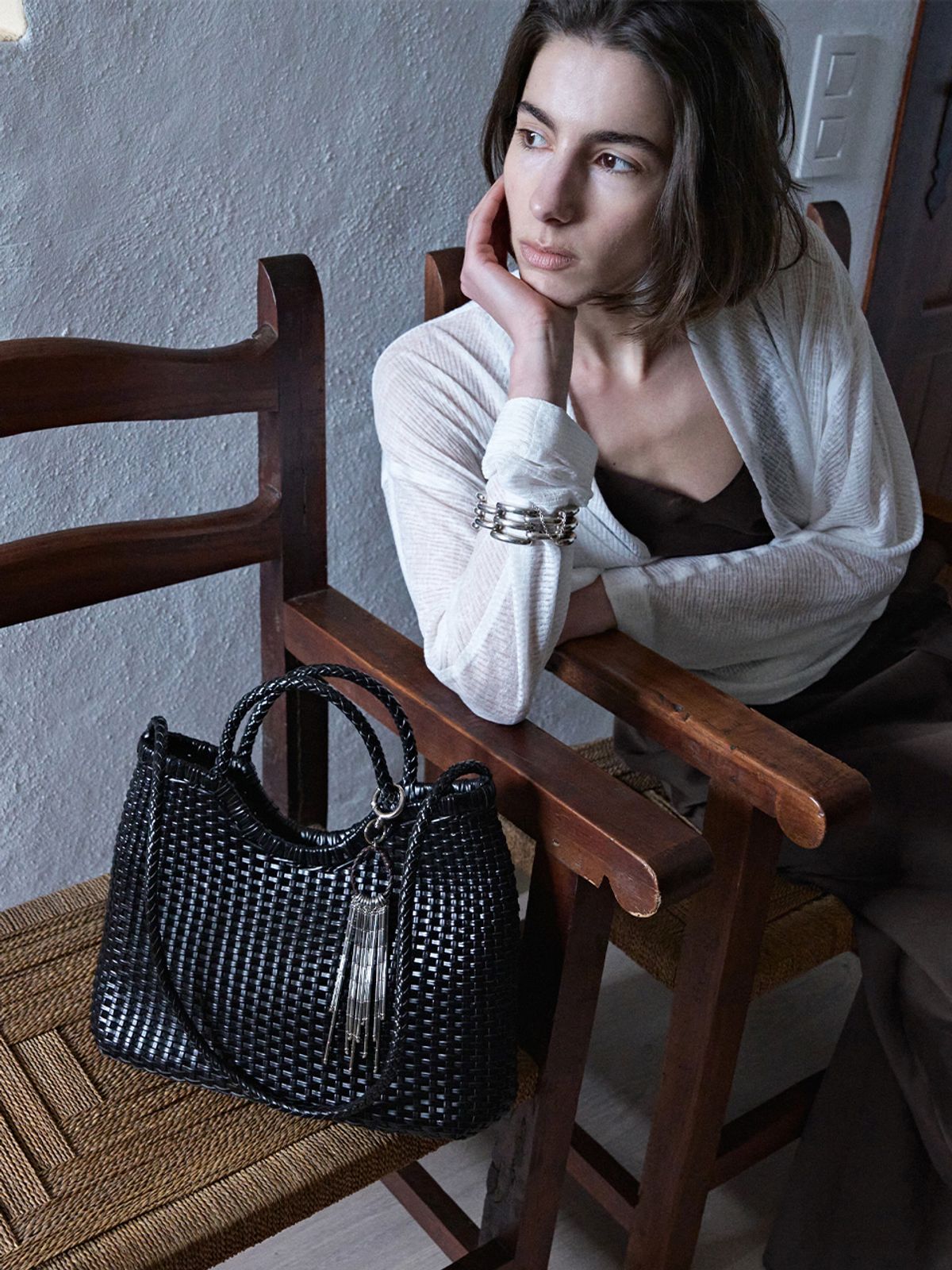 루에브르(LOEUVRE) Courbe Shoulder Medium FA6SB374-FH
