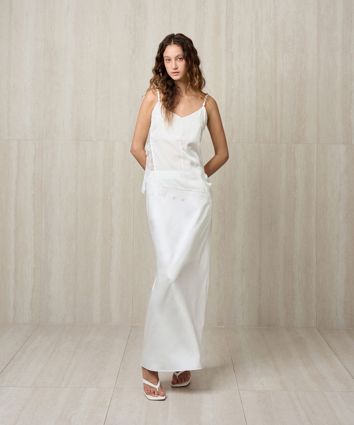 리이(RE RHEE) CRINKLED MAXI SKIRT
