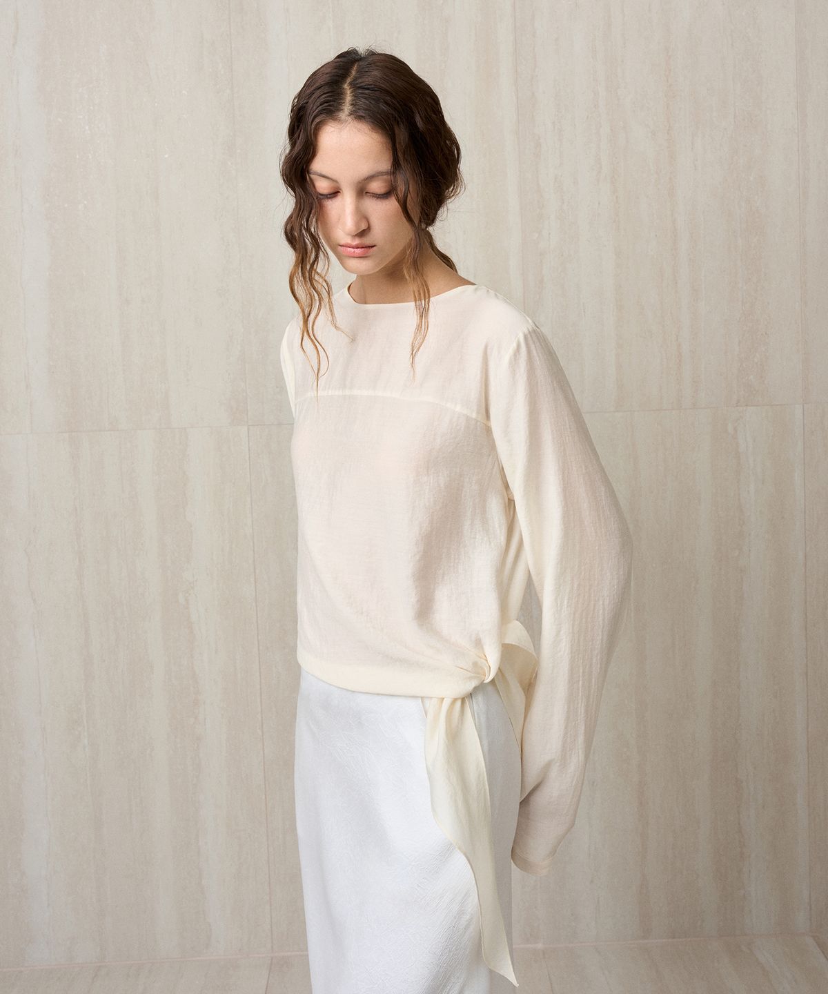 리이(RE RHEE) SIDE TIE BLOUSE PEARL