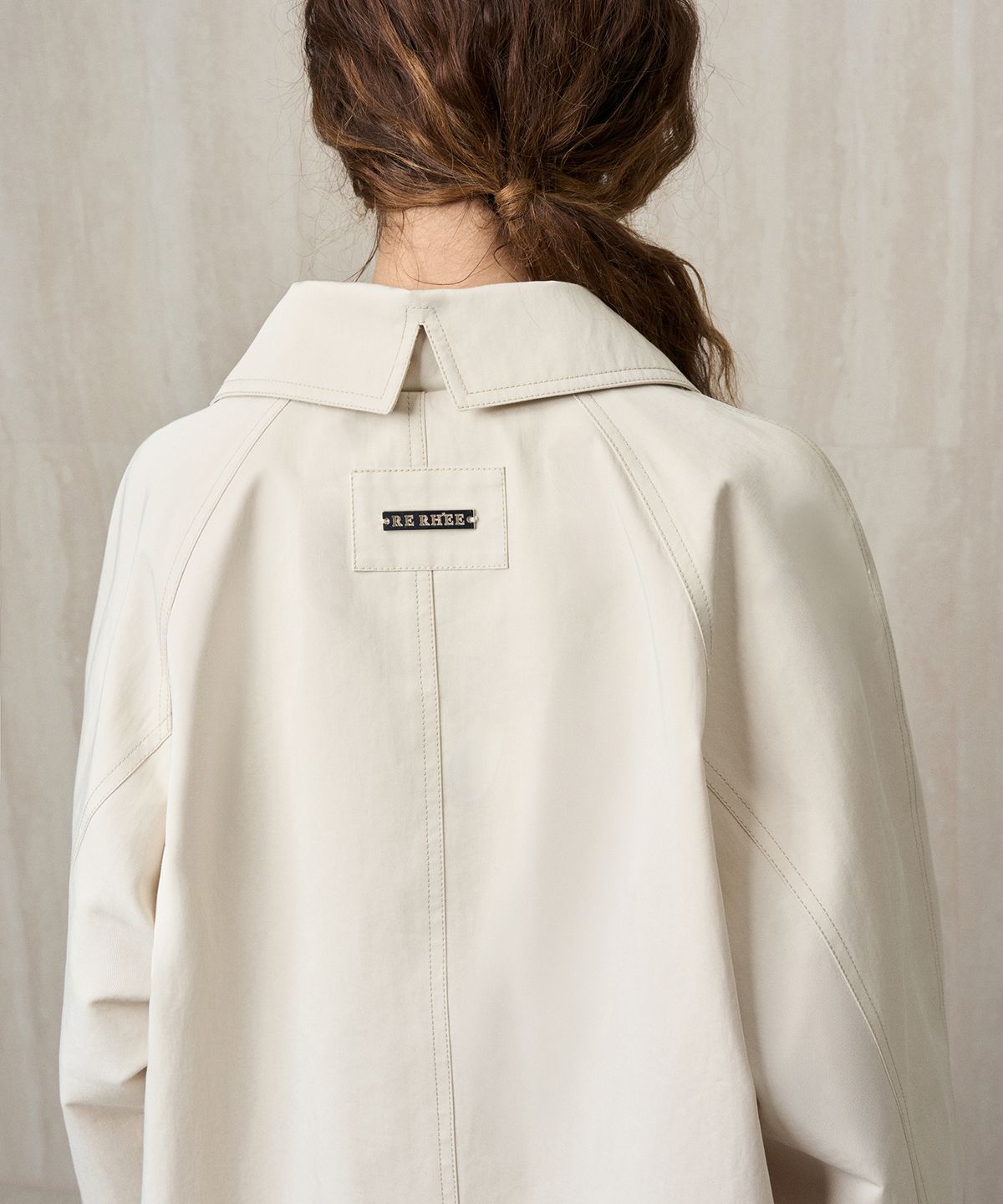 리이(RE RHEE) SHORT TRENCH COAT