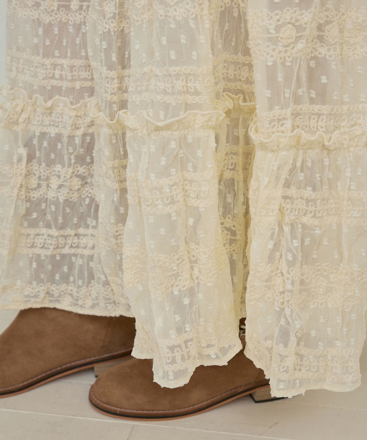 아우어노스텔지아(OURNOSTALGIA) Lace shirring cancan skirt_Cream(O25-SK06)