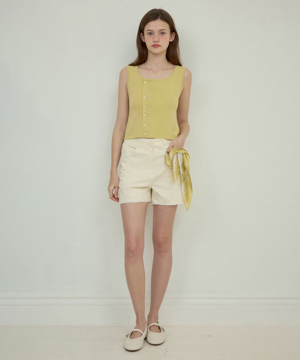 아우어노스텔지아(OURNOSTALGIA) Lace cotton short pants_Pale lemon(O25-PT03)