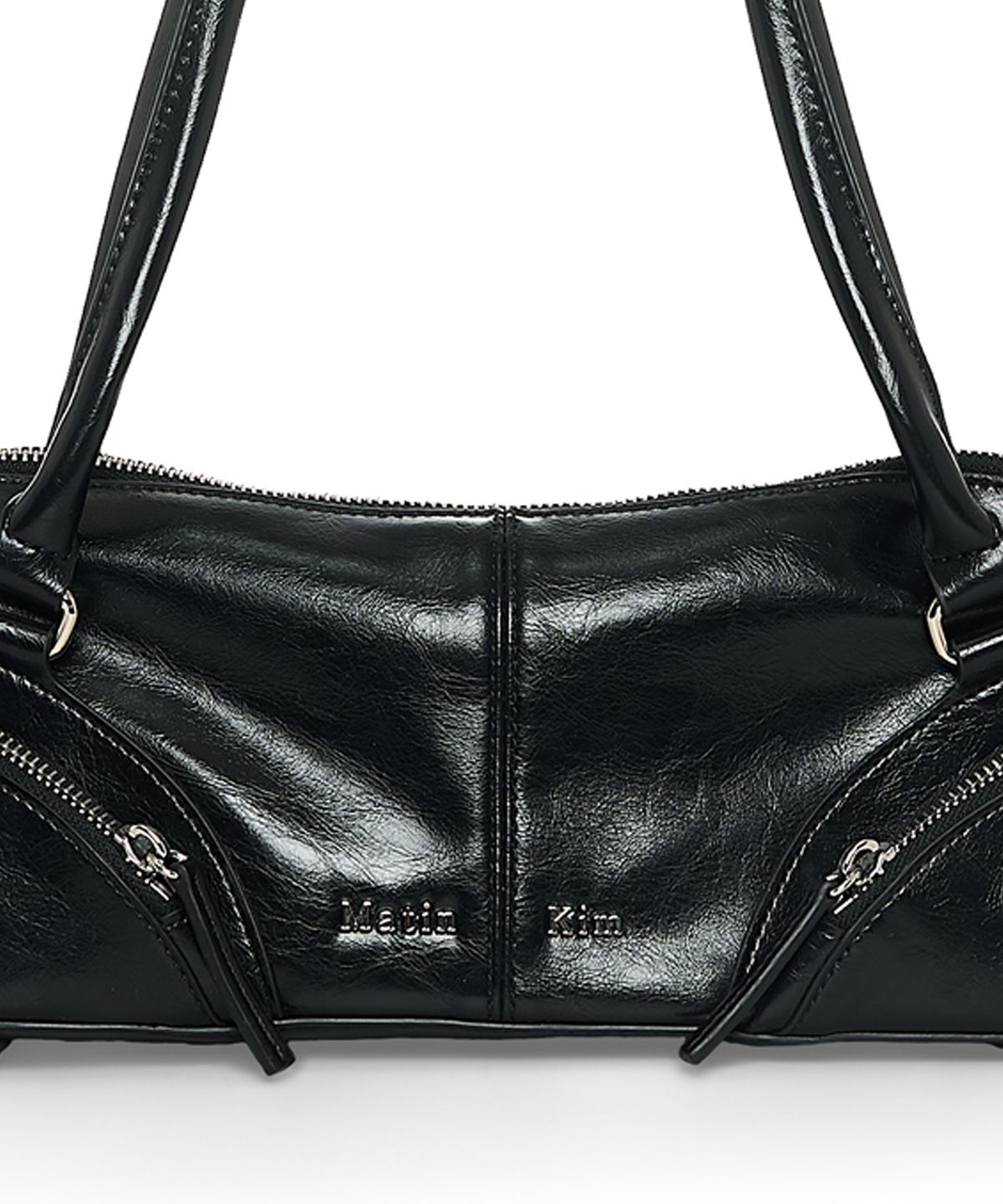 마뗑킴(MATIN KIM) CURVE ZIP BAGUETTE BAG IN BLACK