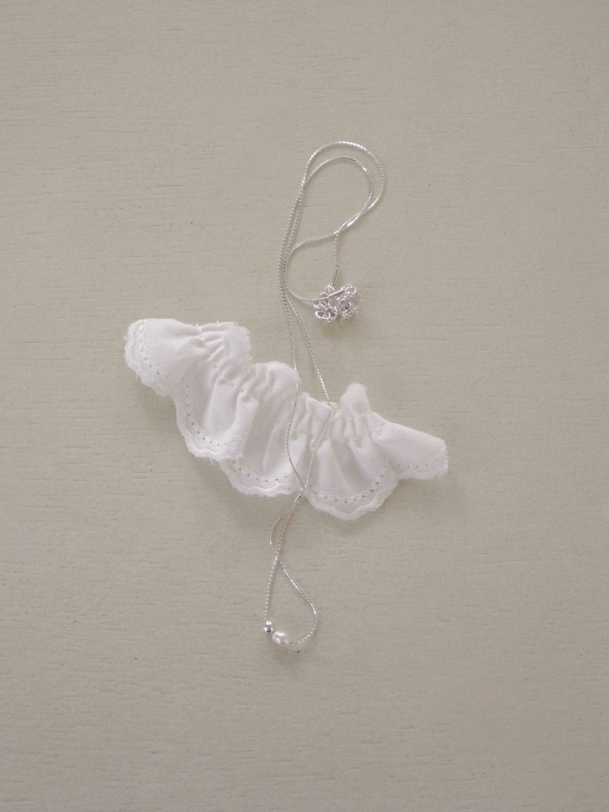 둥그런(DUNGEUREON) [925 Silver] Lily Pearl Necklace