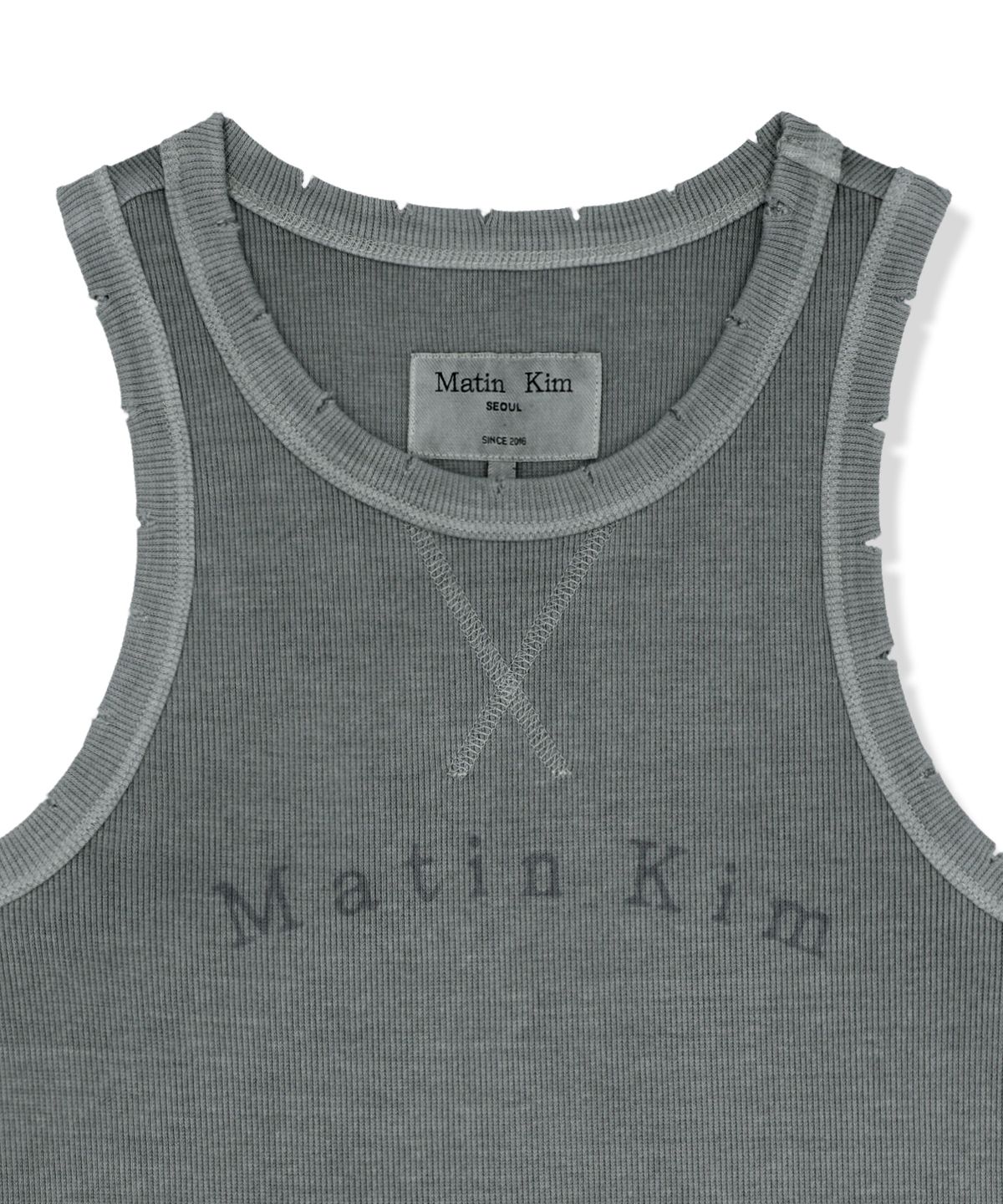 마뗑킴(MATIN KIM) DISTRESSED SLEEVELESS LOGO TOP IN LIGHT GREY