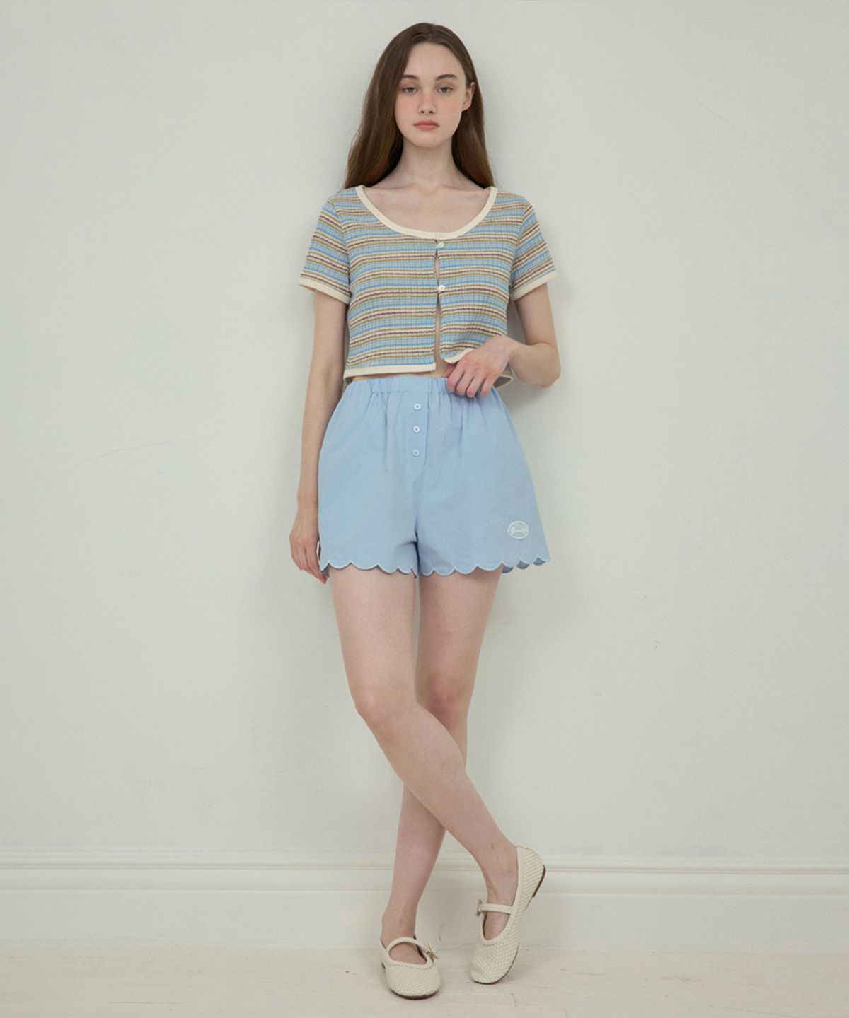 아우어노스텔지아(OURNOSTALGIA) Wave scallop shorts_Sky blue(O25-PT07)