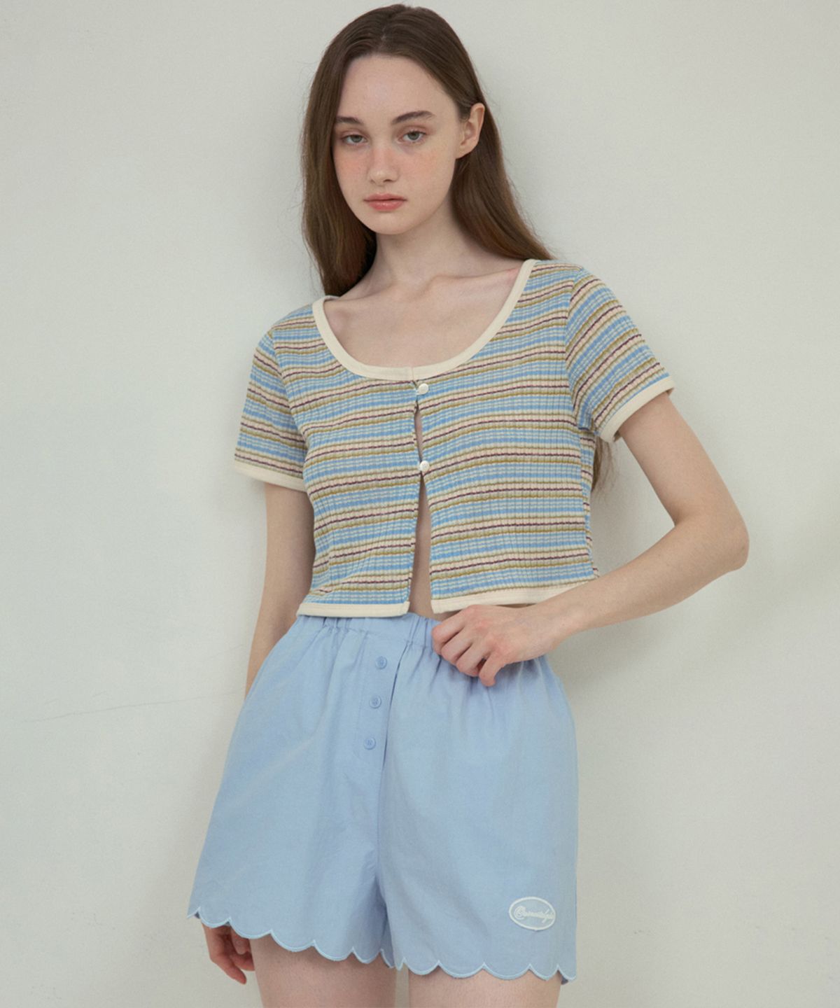 아우어노스텔지아(OURNOSTALGIA) Wave scallop shorts_Sky blue(O25-PT07)