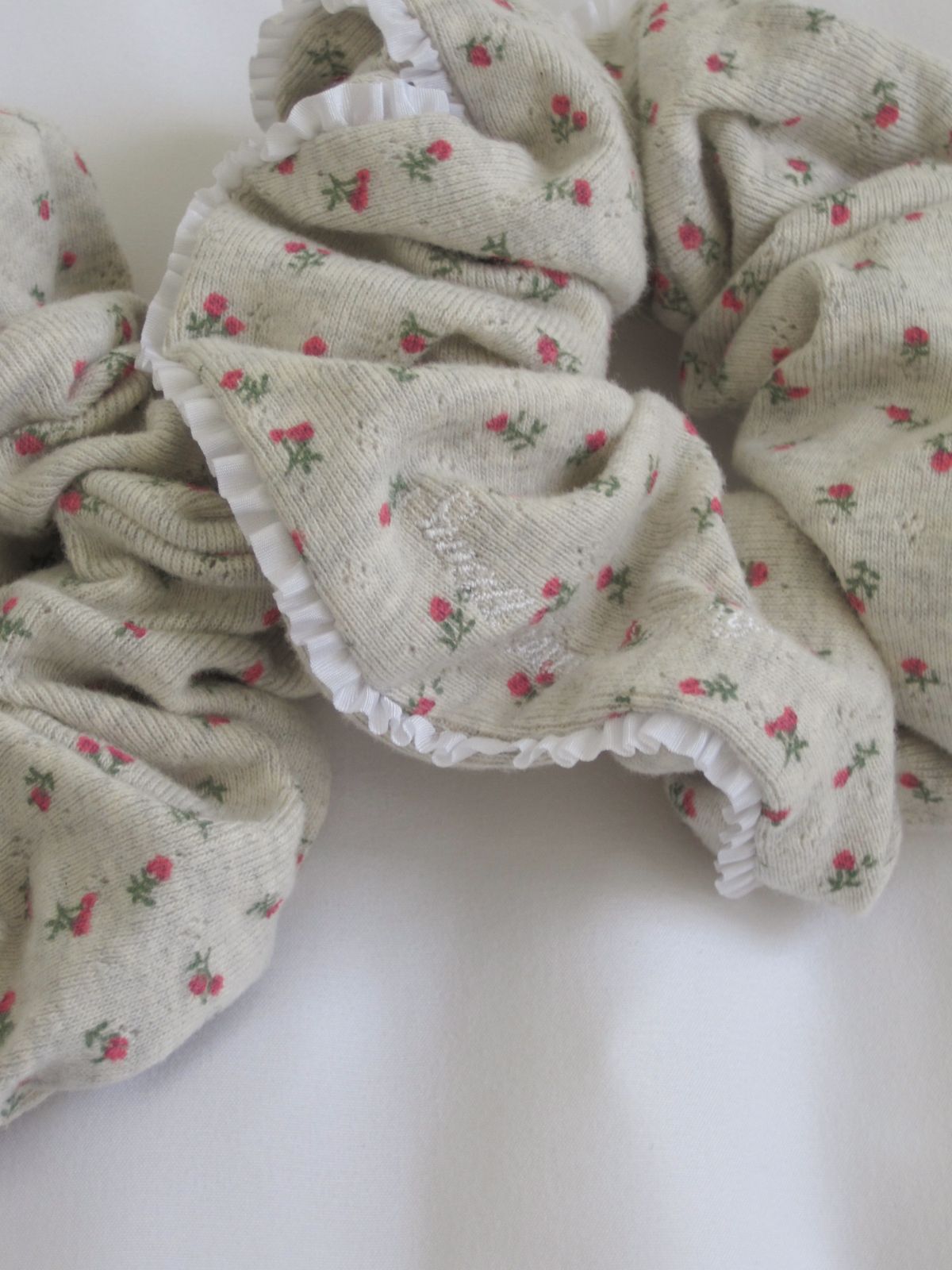 둥그런(DUNGEUREON) Phoebe Scrunchie (Oatmeal, 2 Type)