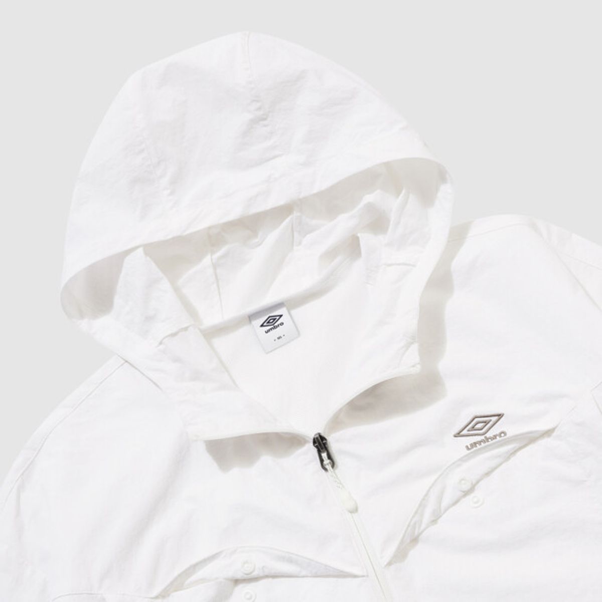 엄브로(UMBRO) 하이웨이 벤틸 후드 바람막이 자켓 화이트 UR223CJK41