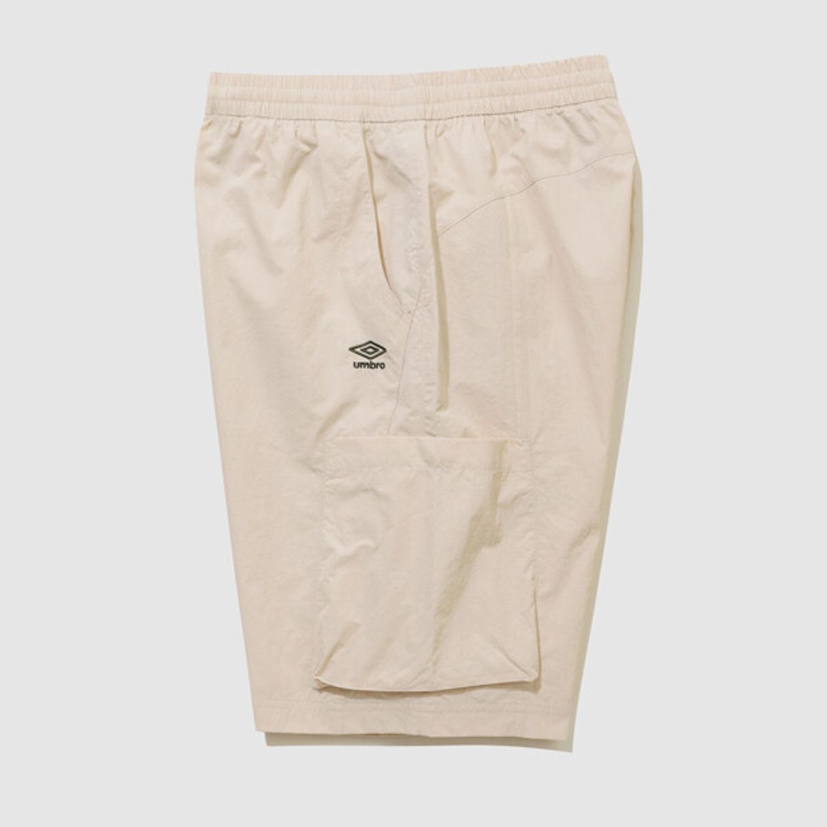 엄브로(UMBRO) 하이웨이 5.5부 카고 반바지 아이보리 UR223CHP41