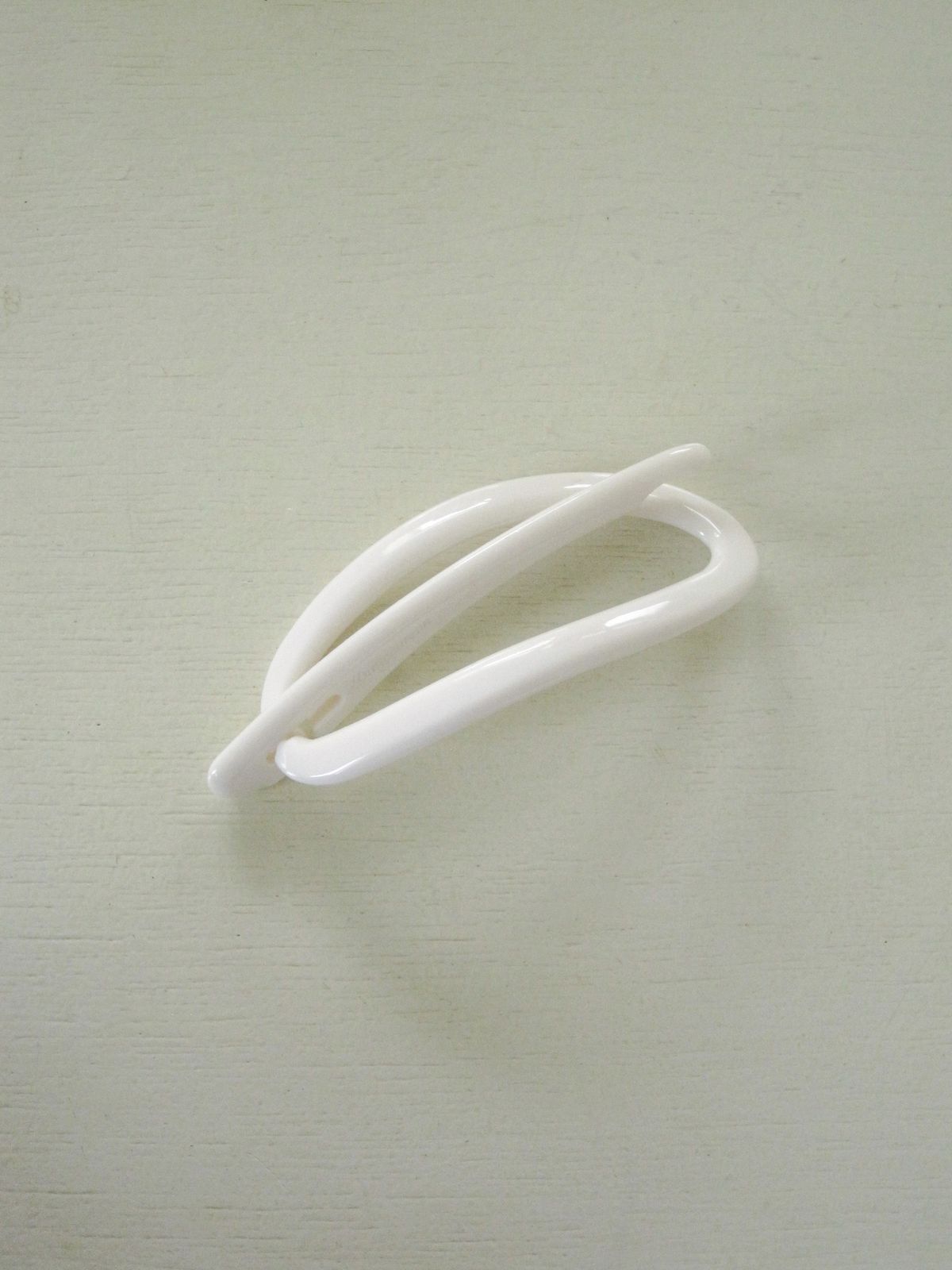 둥그런(DUNGEUREON) Must Hair pin (Ivory)