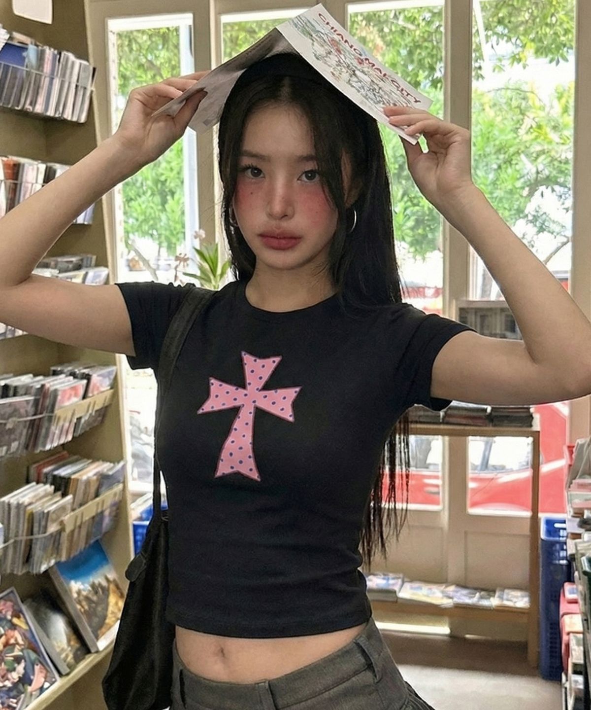 그레이버(GRAVER) [UNISEX]DOT CROSS 반팔티_BLACK/PINK LOGO