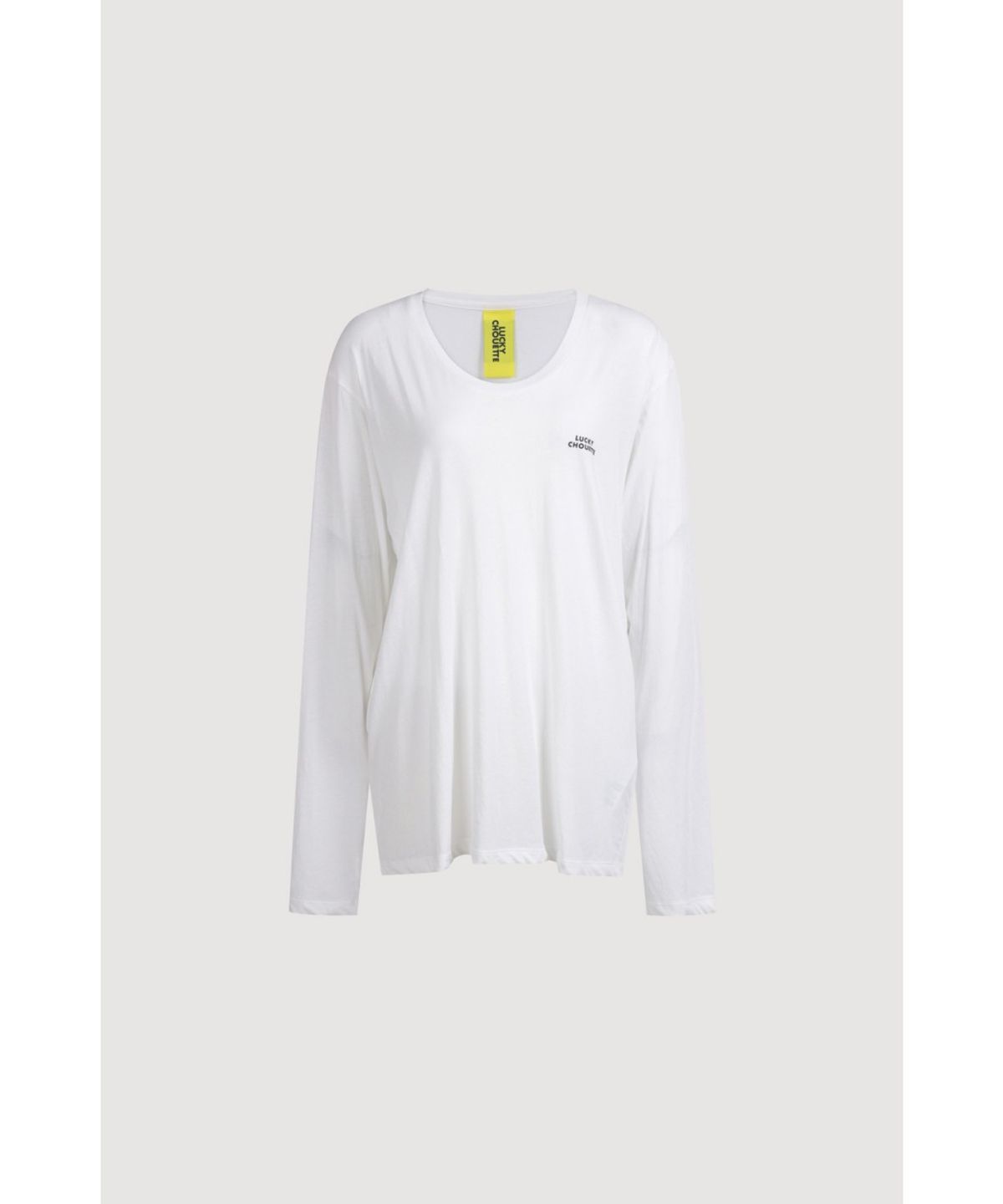 럭키슈에뜨(LUCKY CHOUETTE) U Neck Loose Fit Long Sleeve T-shirt (white) LFTAX25465WHX