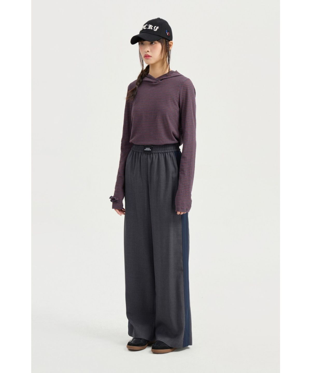 럭키슈에뜨(LUCKY CHOUETTE) Slim-fit Hood T-shirt LFTAX25455BRD