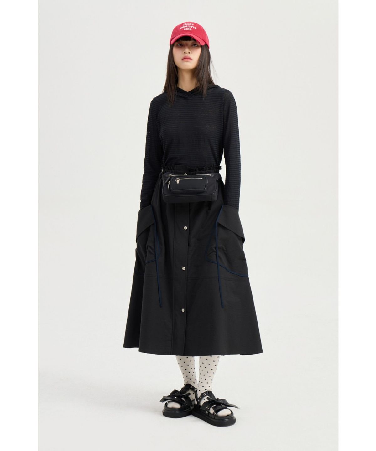 럭키슈에뜨(LUCKY CHOUETTE) Slim-fit Hood T-shirt LFTAX25455BKL