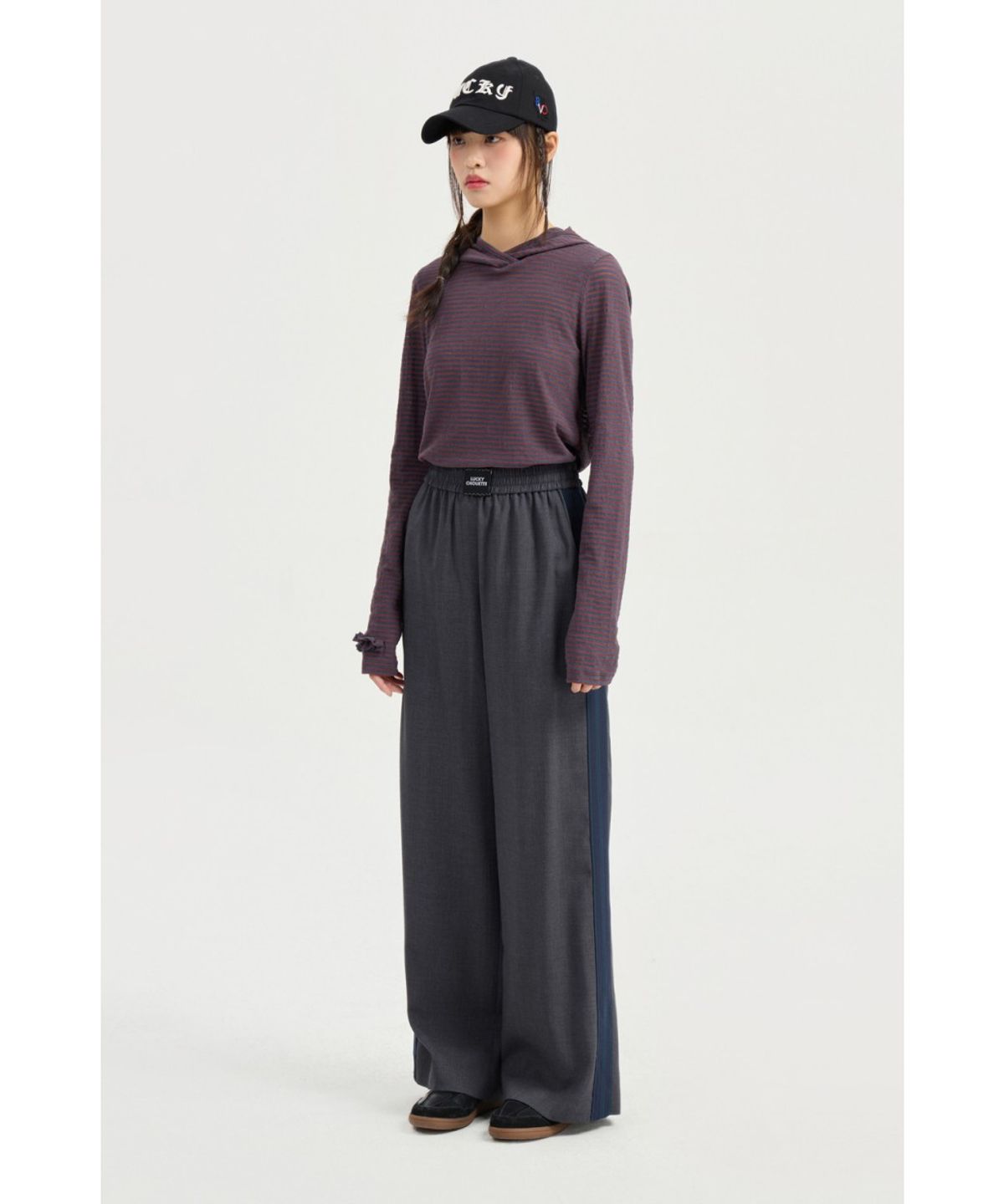 럭키슈에뜨(LUCKY CHOUETTE) Slim-fit Hood T-shirt LFTAX25455BRX