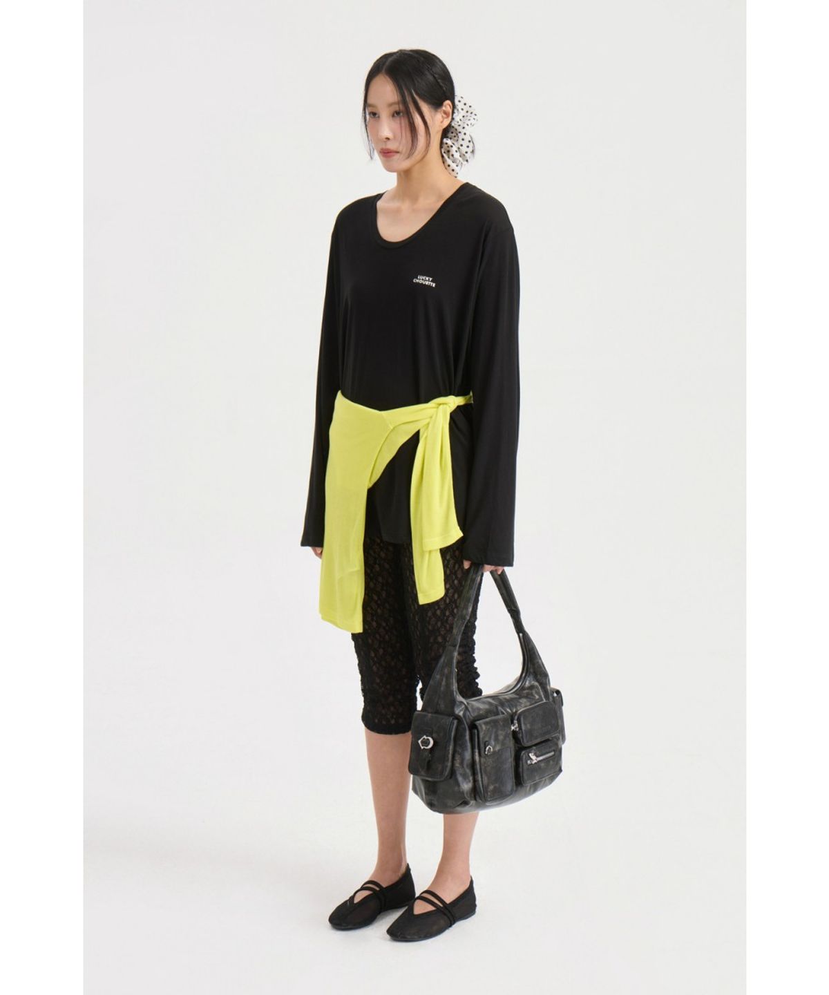 럭키슈에뜨(LUCKY CHOUETTE) U Neck Loose Fit Long Sleeve T-shirt (black) LFTAX25465BKX