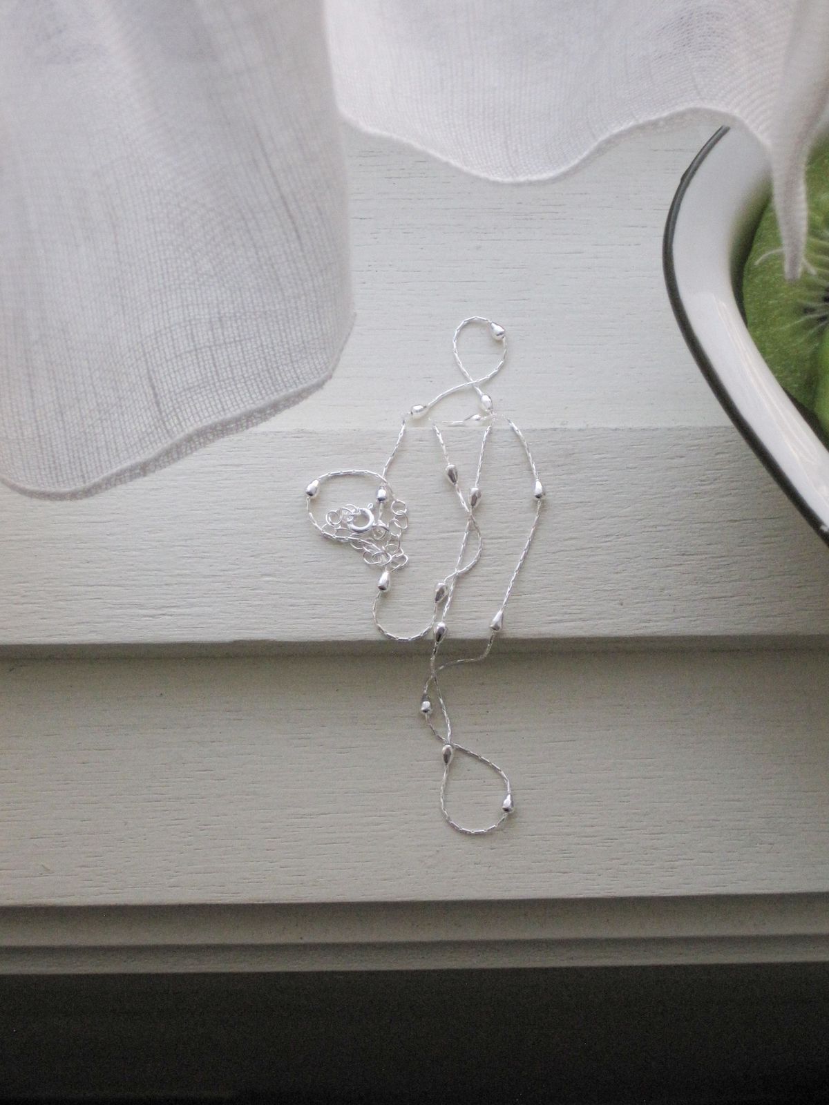 둥그런(DUNGEUREON) [925 Silver] Seine Ball Necklace