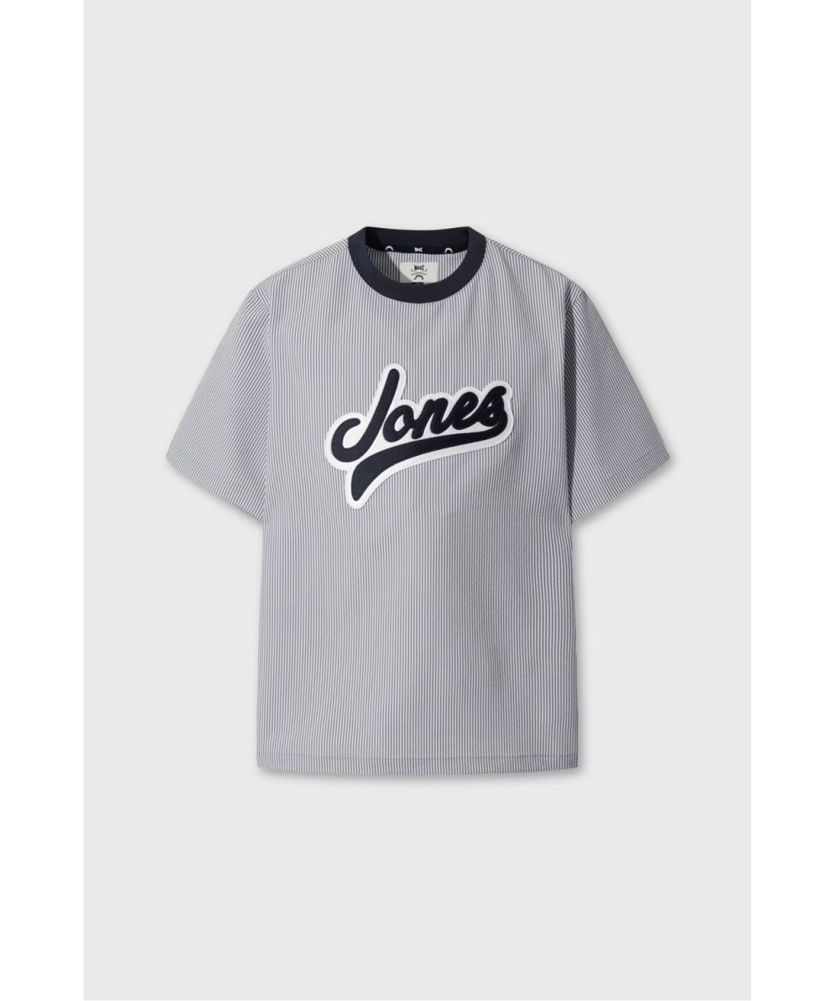 왁(WAAC) [WAAC X JONES] Men s Curved Logo Seersucker Pullover WMTCM26471NYX