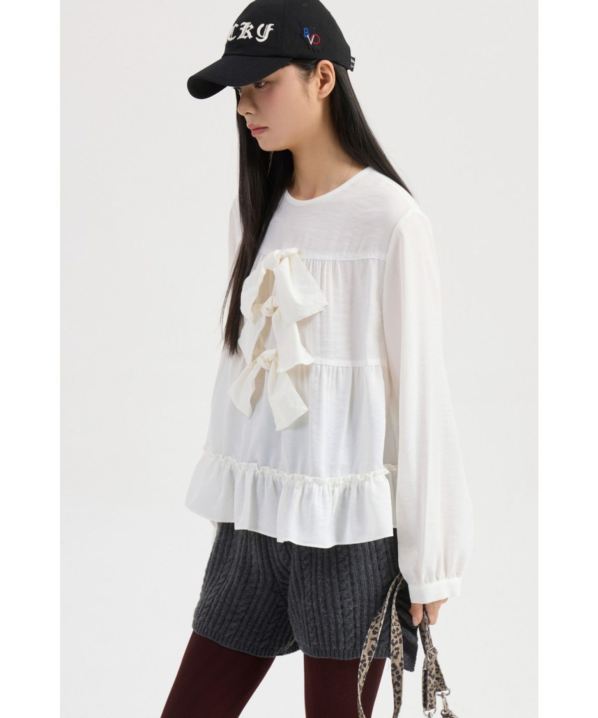 럭키슈에뜨(LUCKY CHOUETTE) Ribbon Point Collarless Blouse (ivory) LFSAW25250IVX