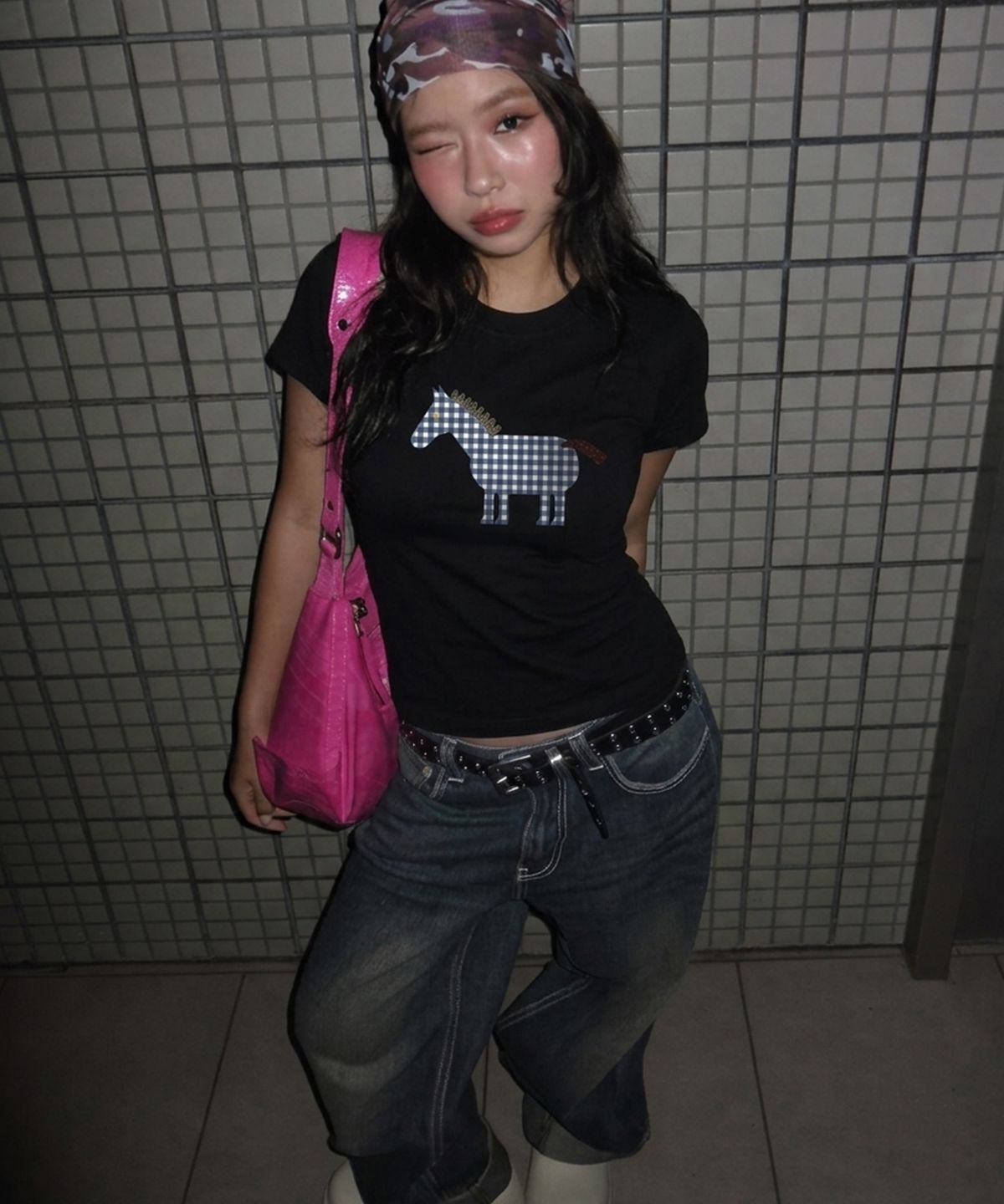 그레이버(GRAVER) [UNISEX]PAPER PONY 슬림 반팔티_BLACK