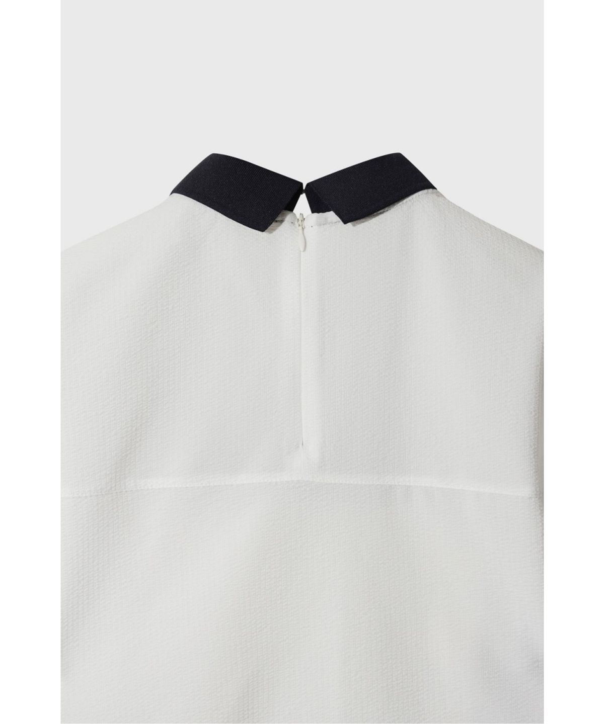 왁(WAAC) [WAAC X JONES] Women’s Curved Logo Seersucker Pullover WWTCM26470WHX