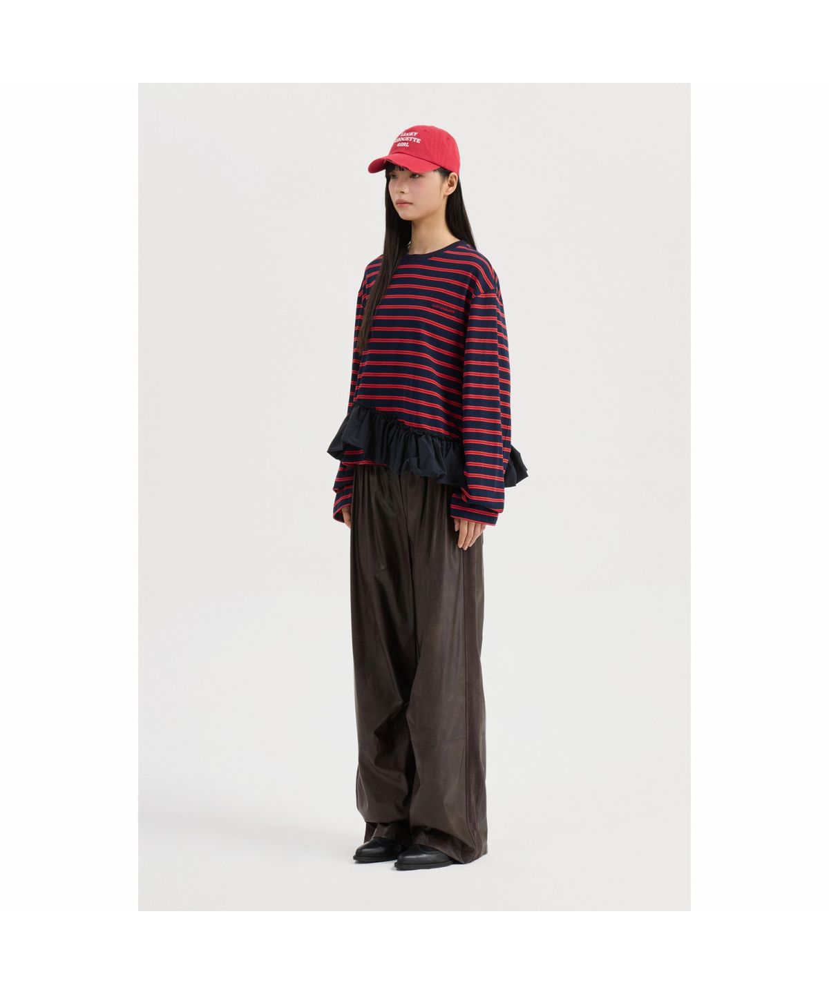럭키슈에뜨(LUCKY CHOUETTE) Shirring Point Back Banding Fake Leather Pants (brown) LFPNW25210BRX