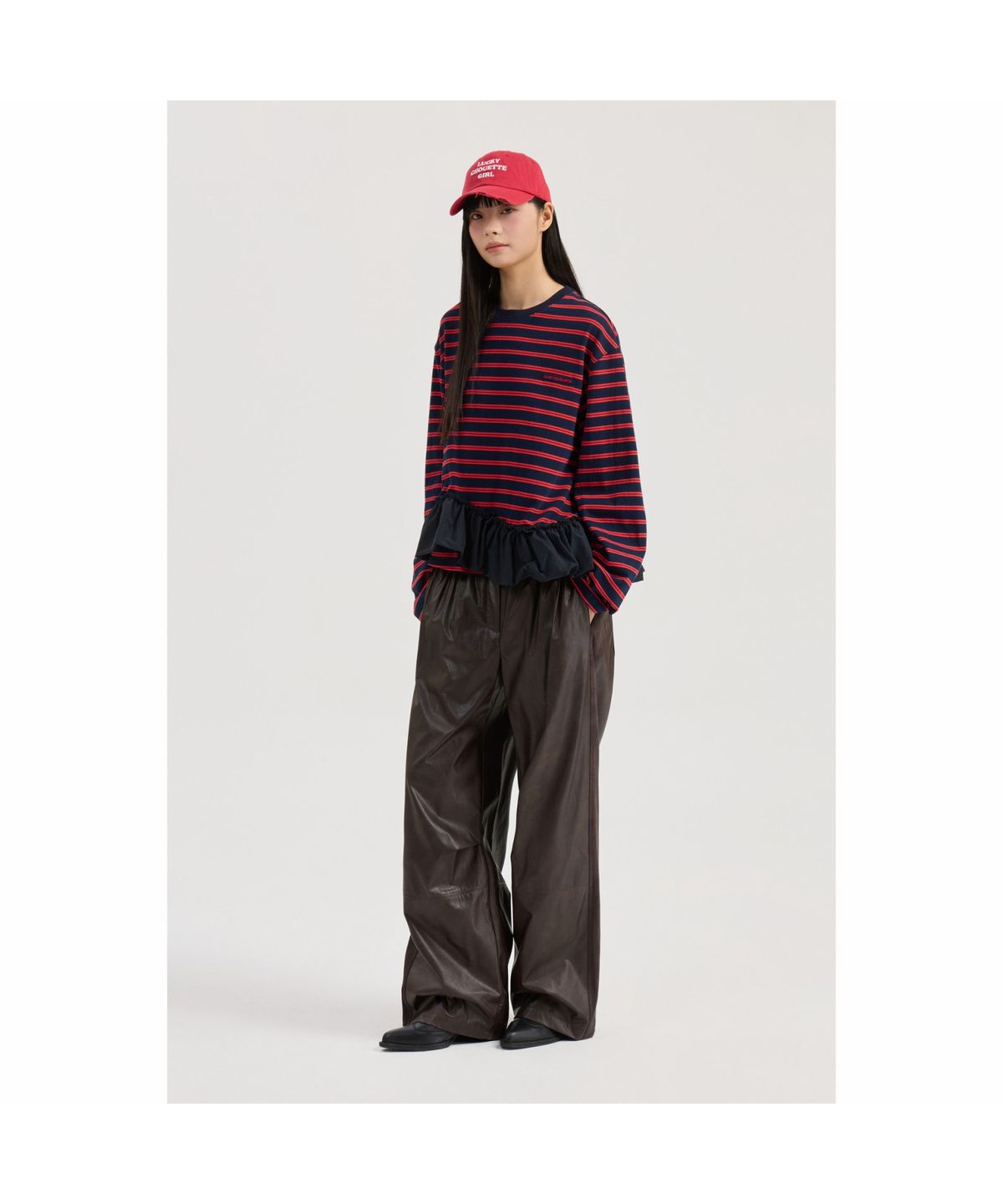 럭키슈에뜨(LUCKY CHOUETTE) Shirring Point Back Banding Fake Leather Pants (brown) LFPNW25210BRX