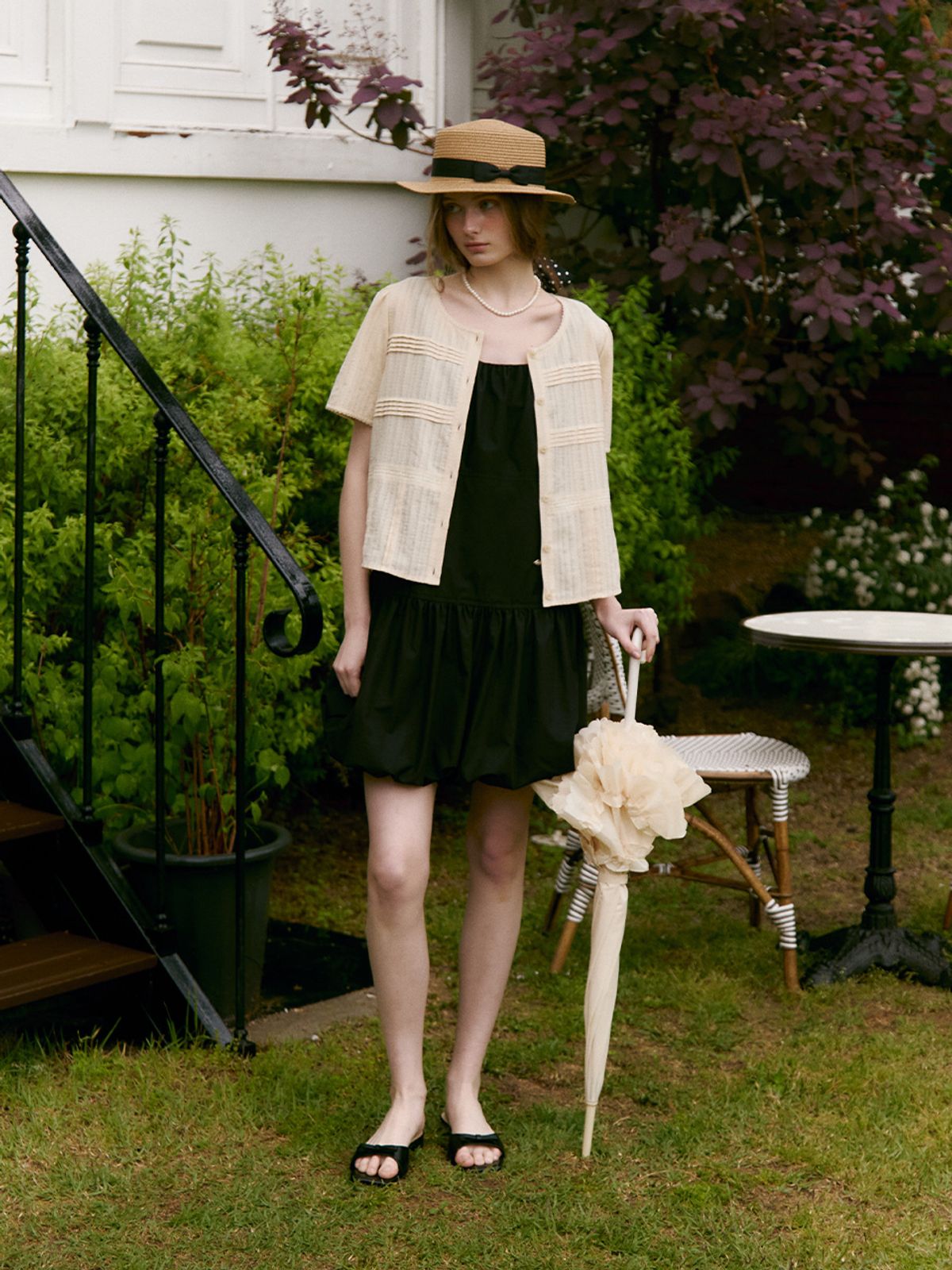 모우트(MOAT) 샌디 핀턱 블라우스 (버터 베이지)
